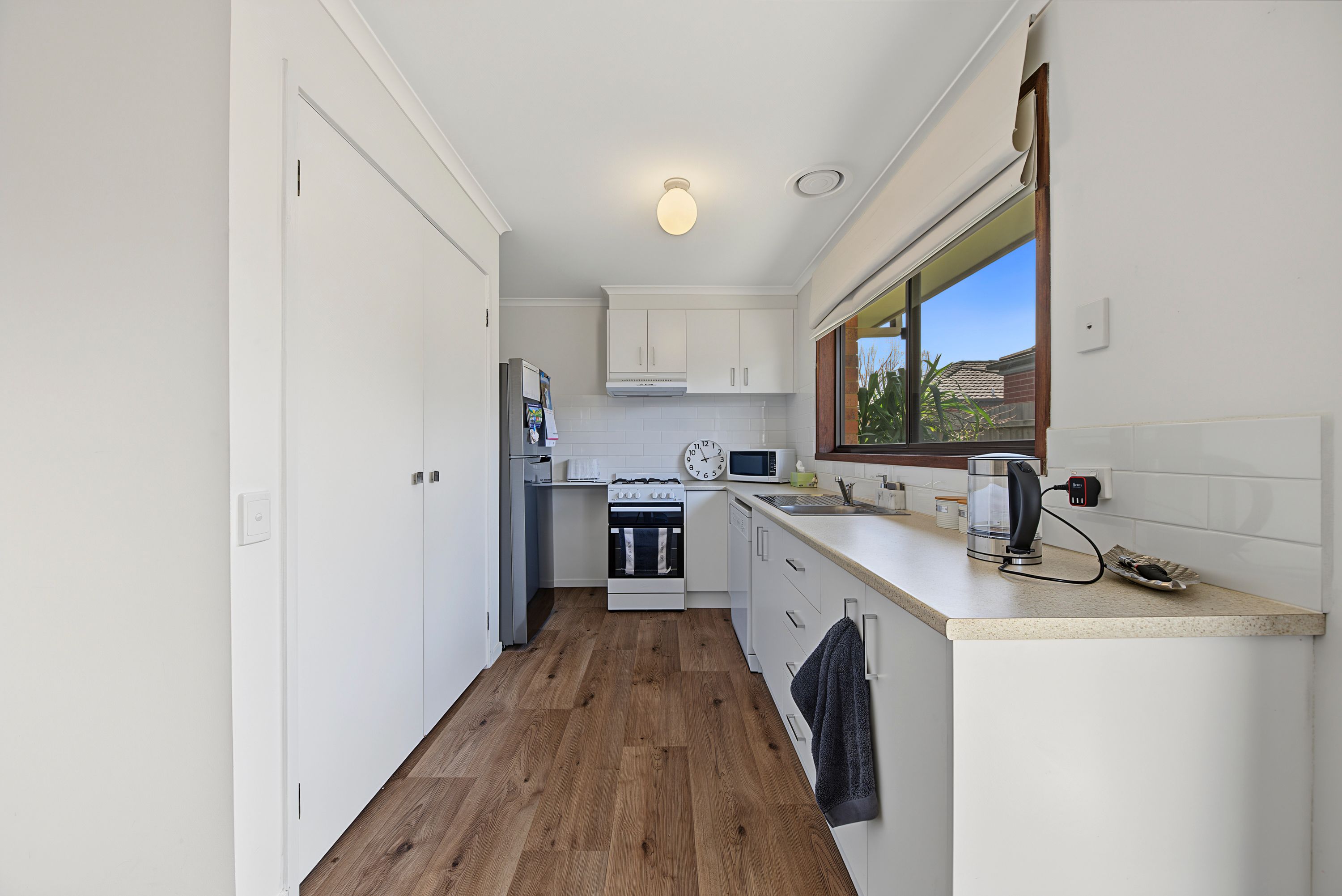 2/11 Acacia Court — photo 8 of 17