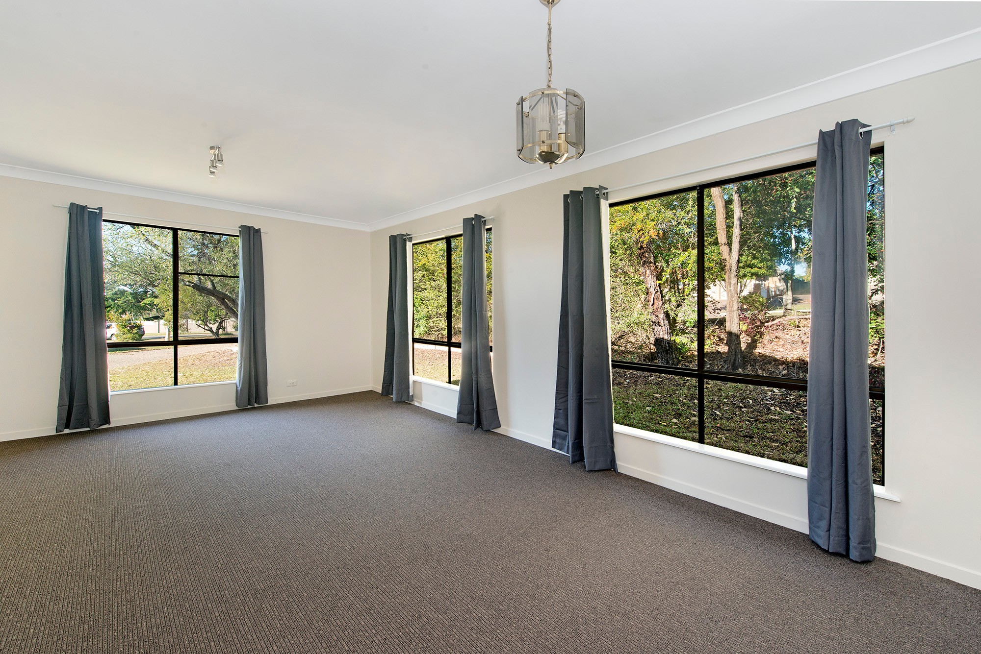 65 Donnington Street, Carindale, QLD 4152