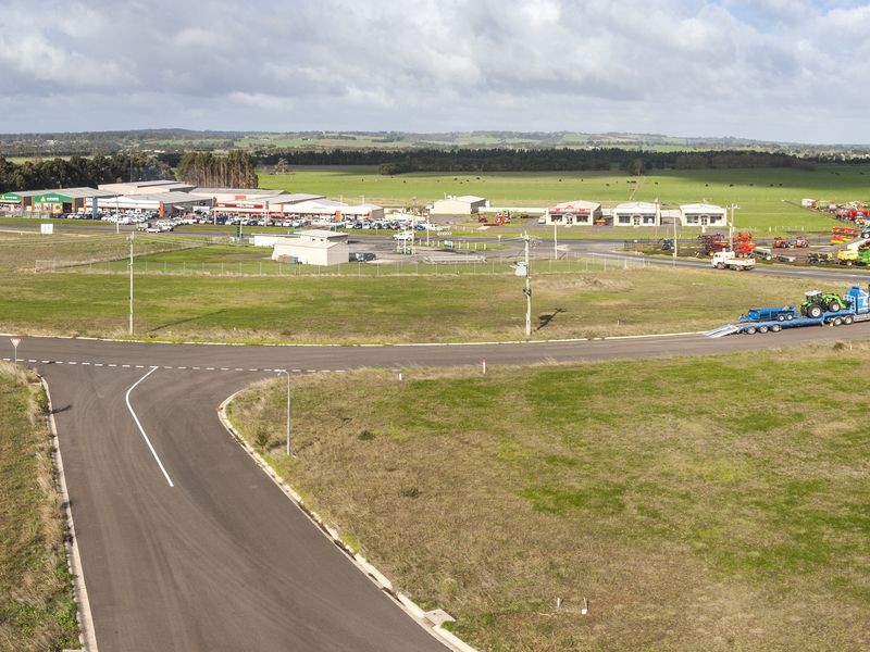 324 Princes Highway, Colac West, VIC 3250