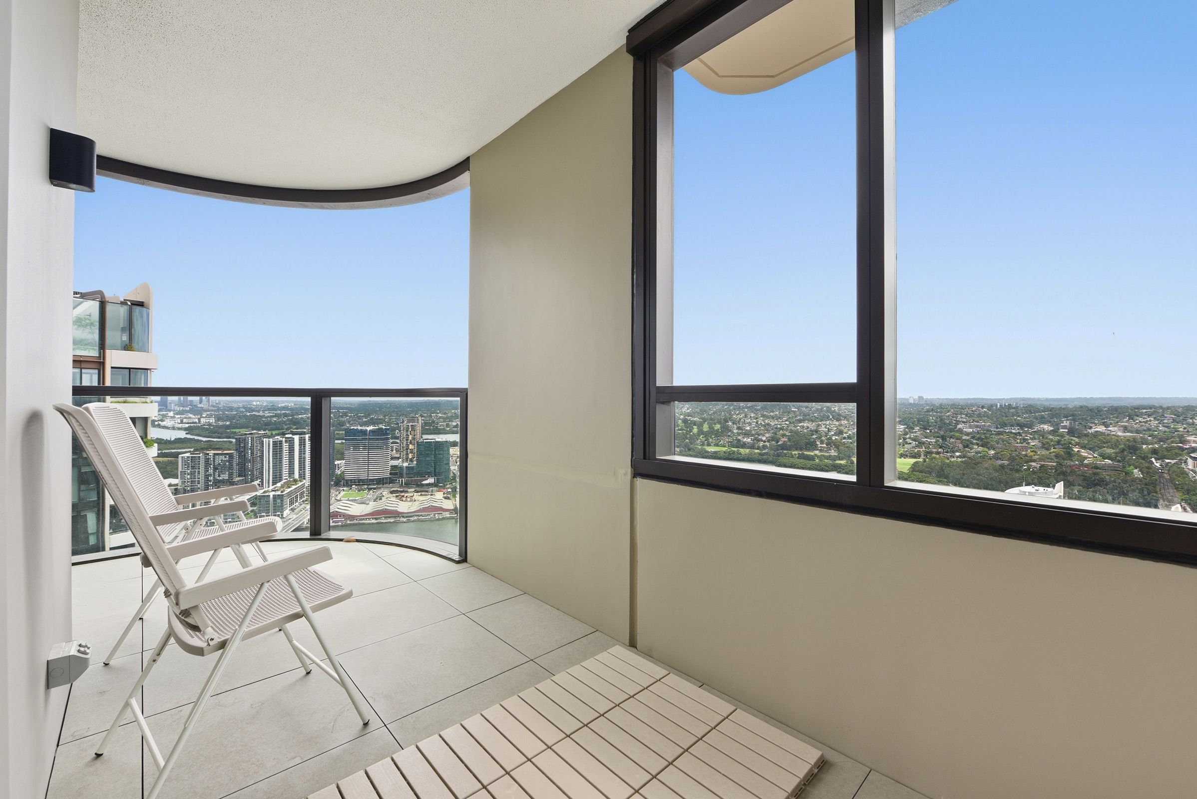 4007/36 Walker Street — photo 3 of 16