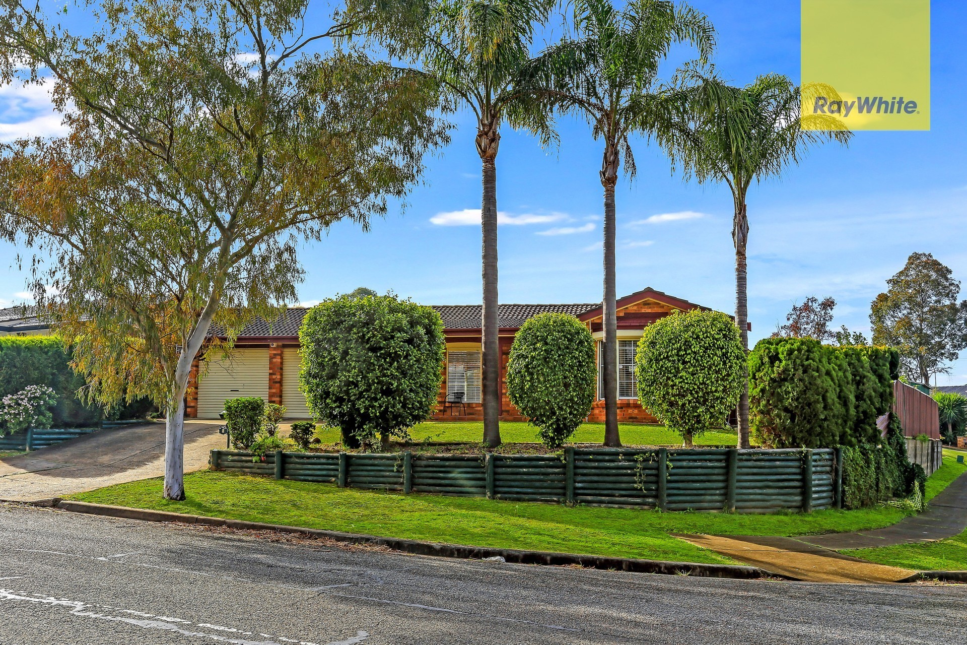 9 Flinders Crescent, Hinchinbrook, NSW 2168