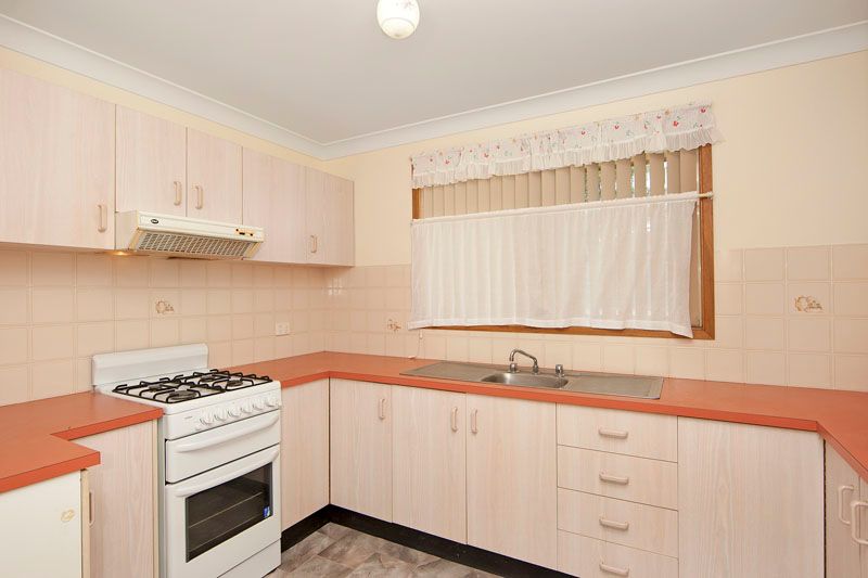 5 White Swan Avenue, Blue Haven, NSW 2262