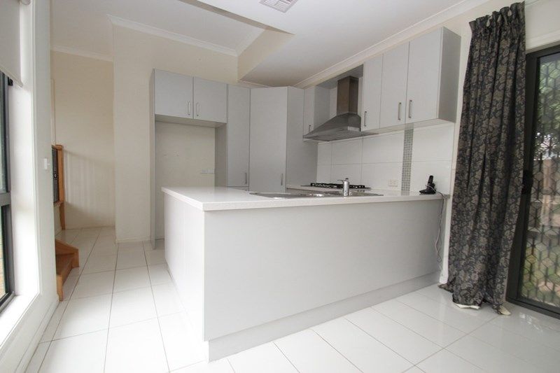 2/24 Waverley Road, Chadstone, VIC 3148