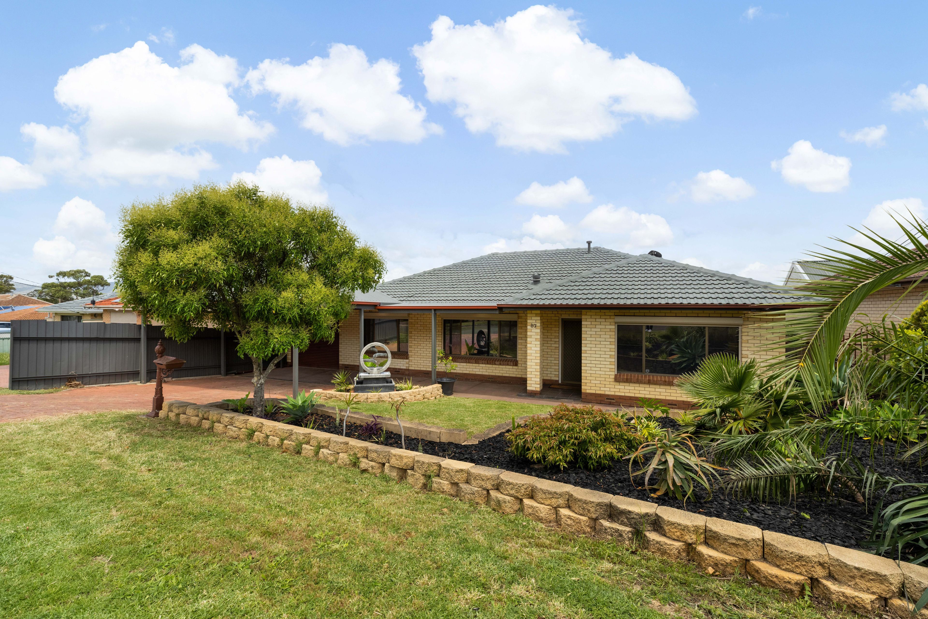87 Eyre Crescent, Valley View SA 5093