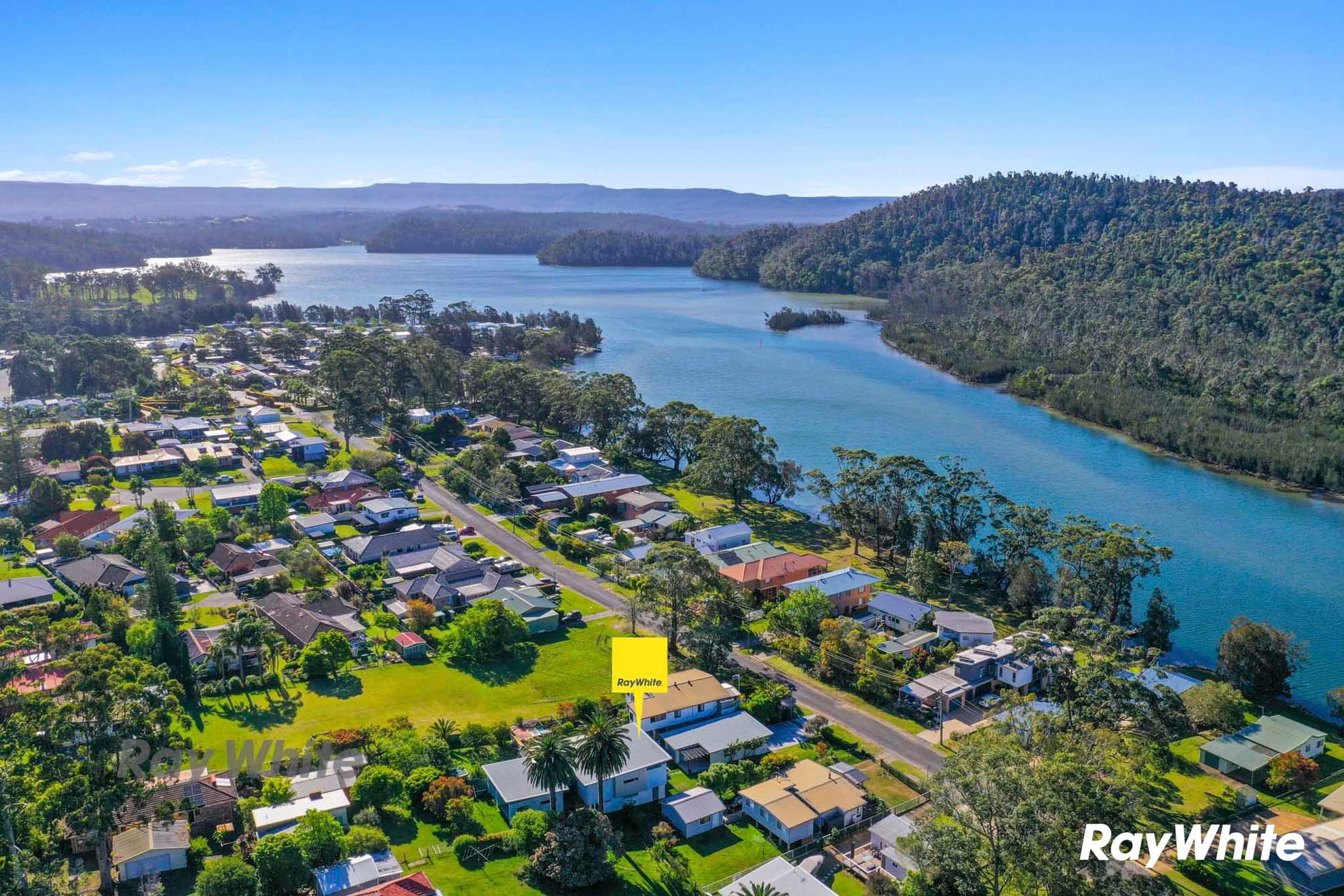 38 Edwin Avenue, Lake Conjola, NSW 2539