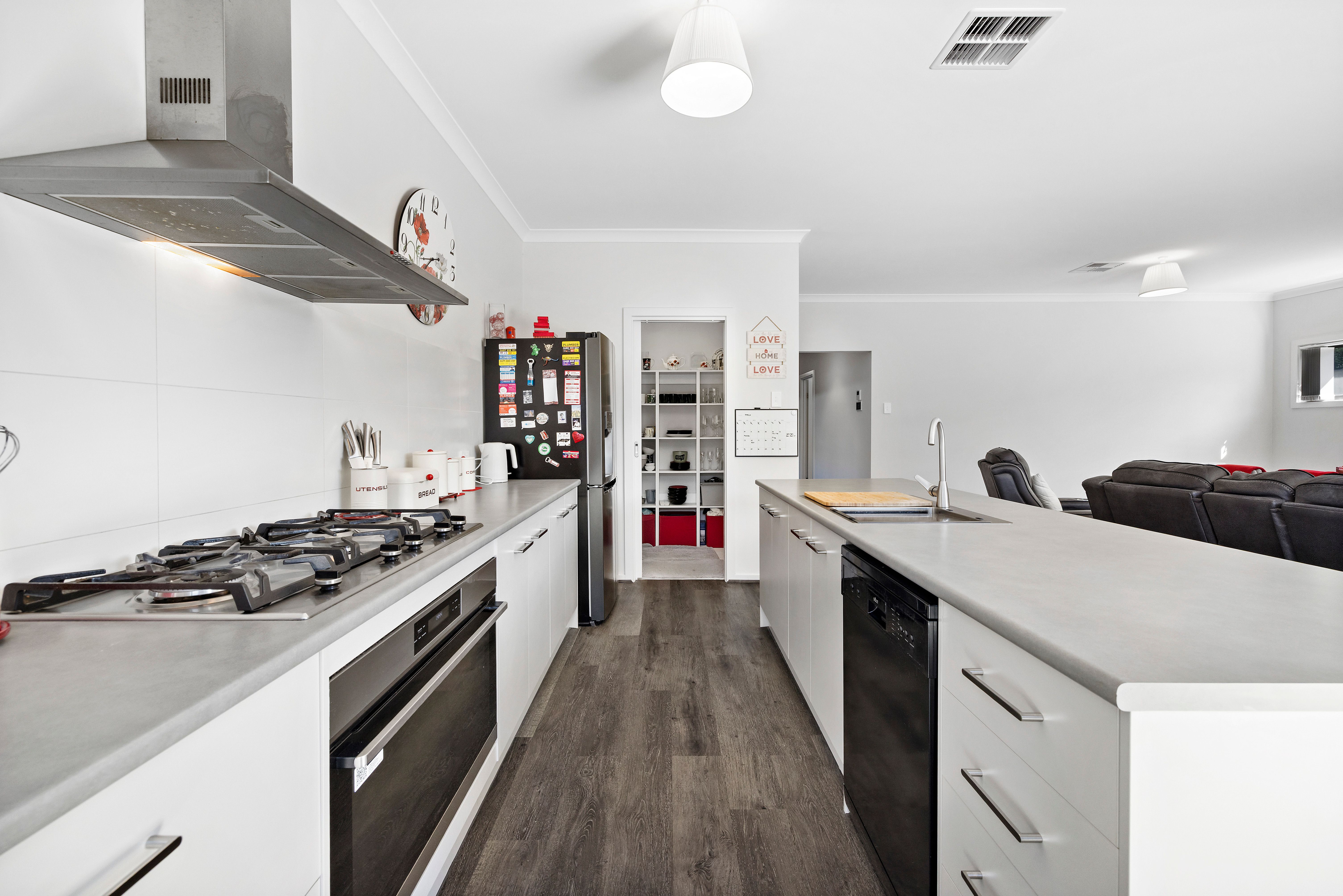 7 Greenfield Crescent — photo 5 of 24