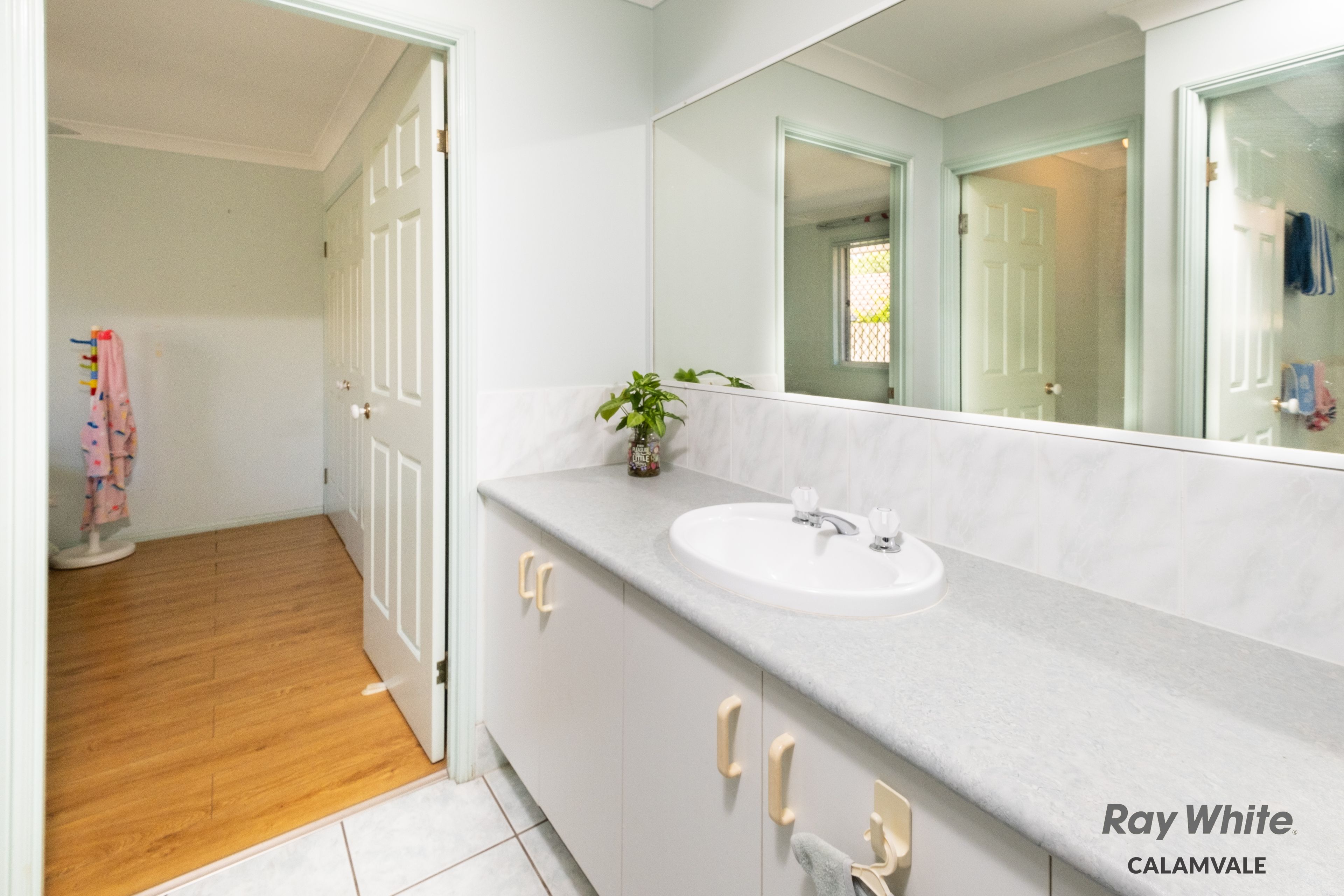 6 Vanda Close — photo 10 of 22