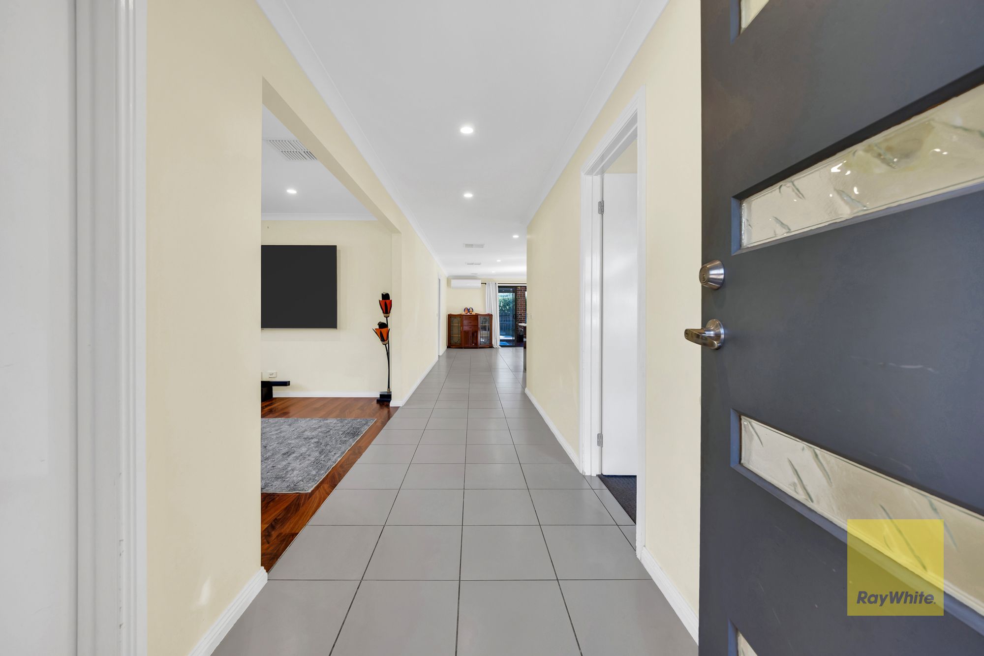 8 FIELDSTONE Place, Tarneit VIC 3029