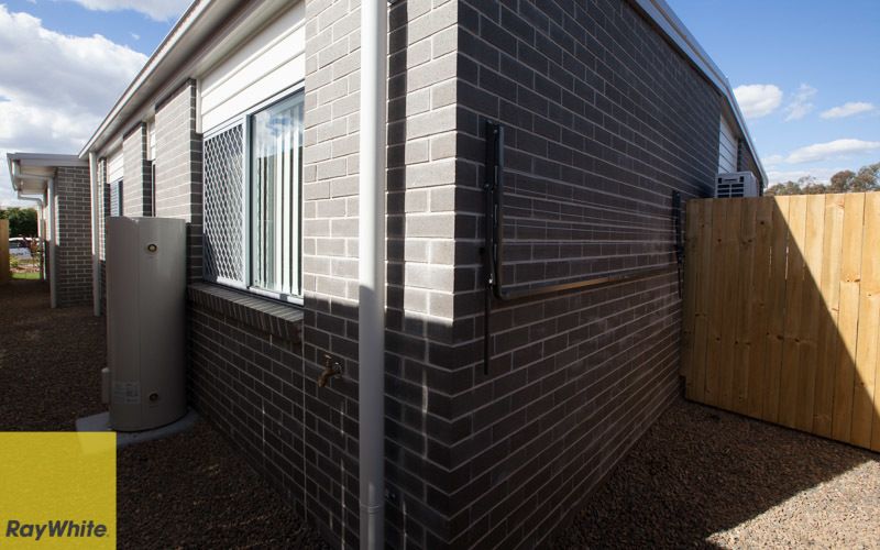19 B Kevin Mulroney Drive, Flinders View, QLD 4305
