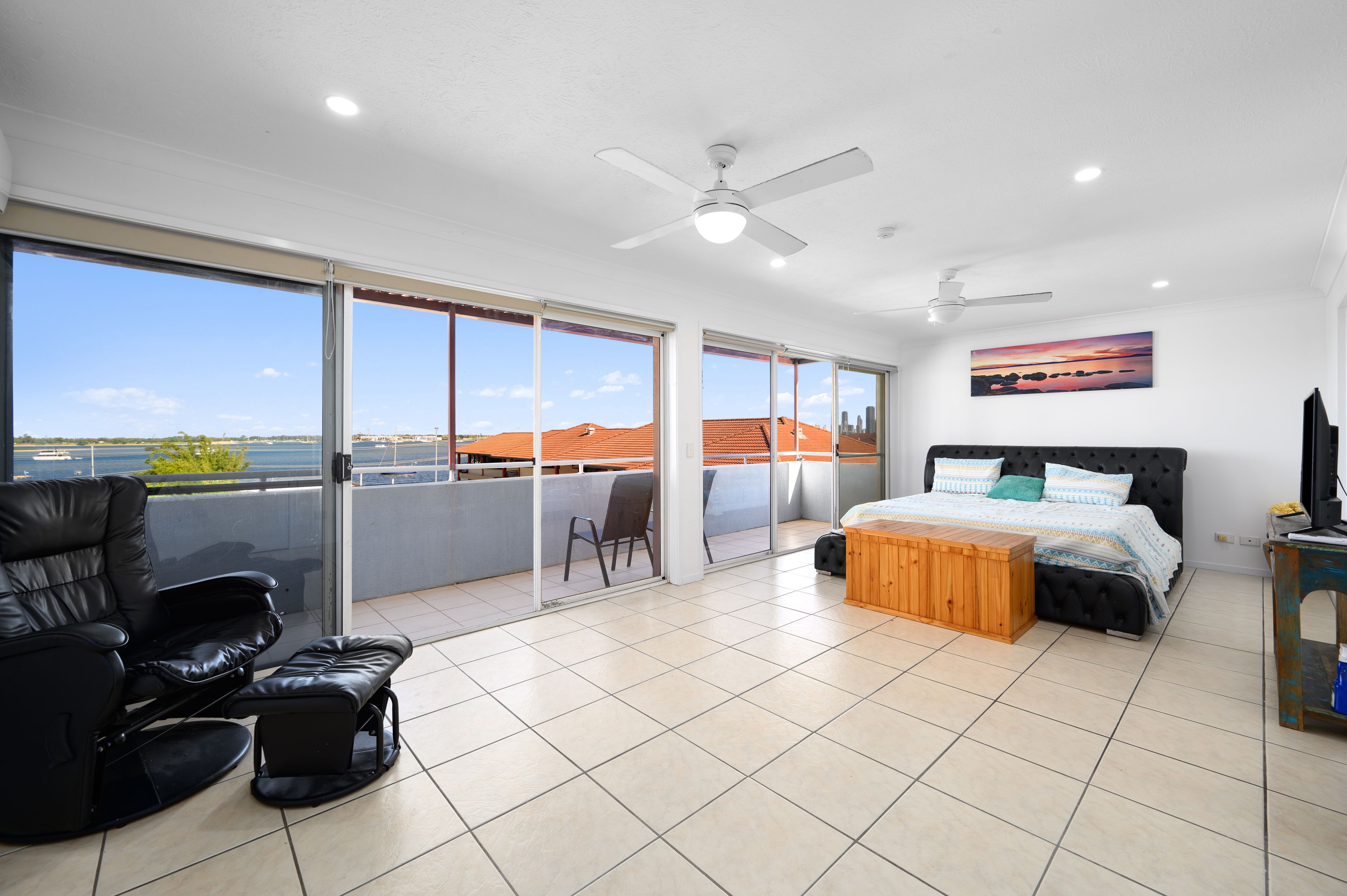 15/111 Frank Street, Labrador, QLD 4215