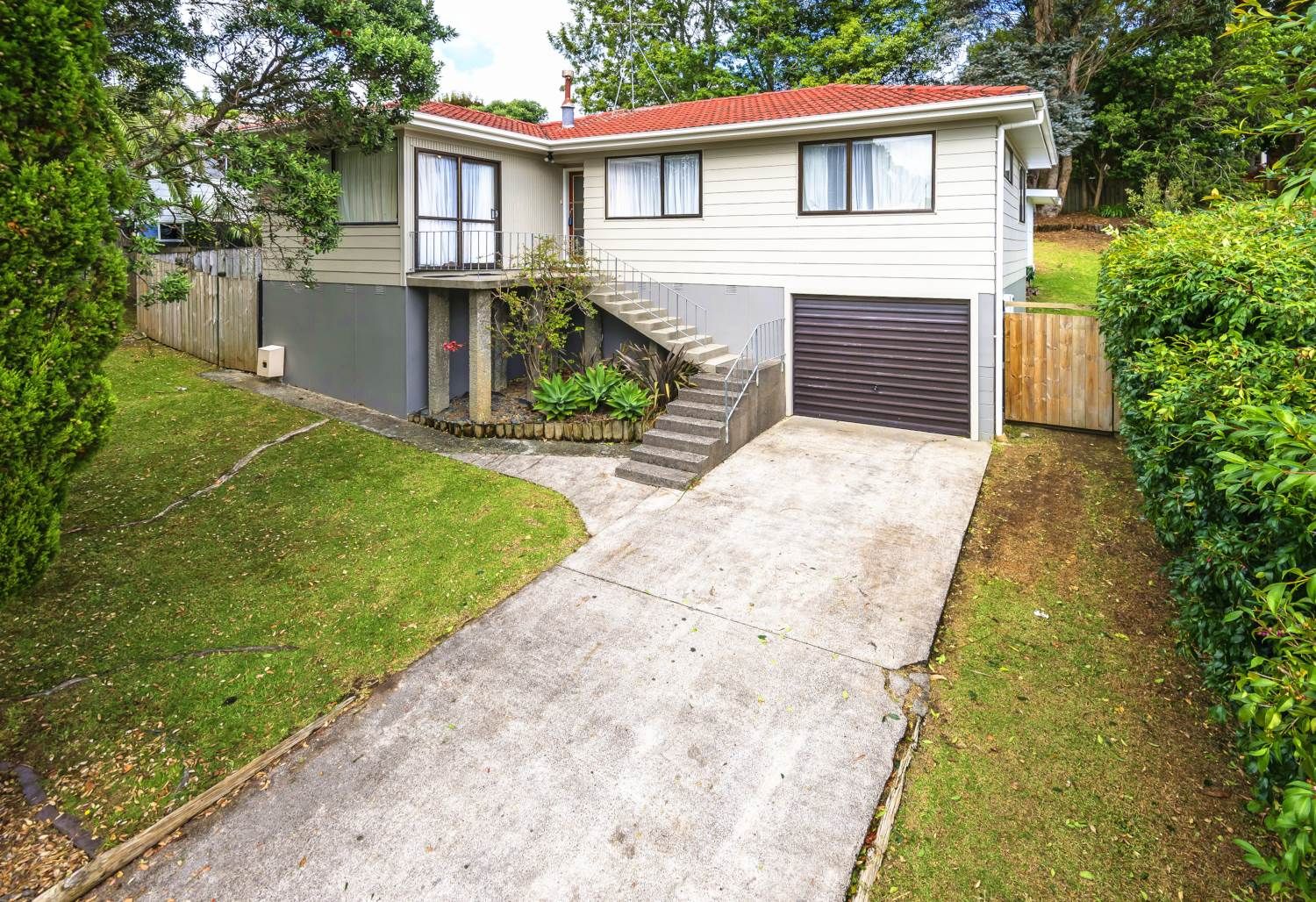 55 Oaktree Avenue, Browns Bay, North Shore City