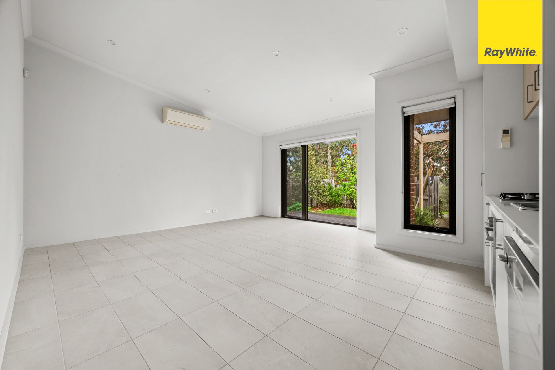 9 Hensbergh Place — photo 7 of 17