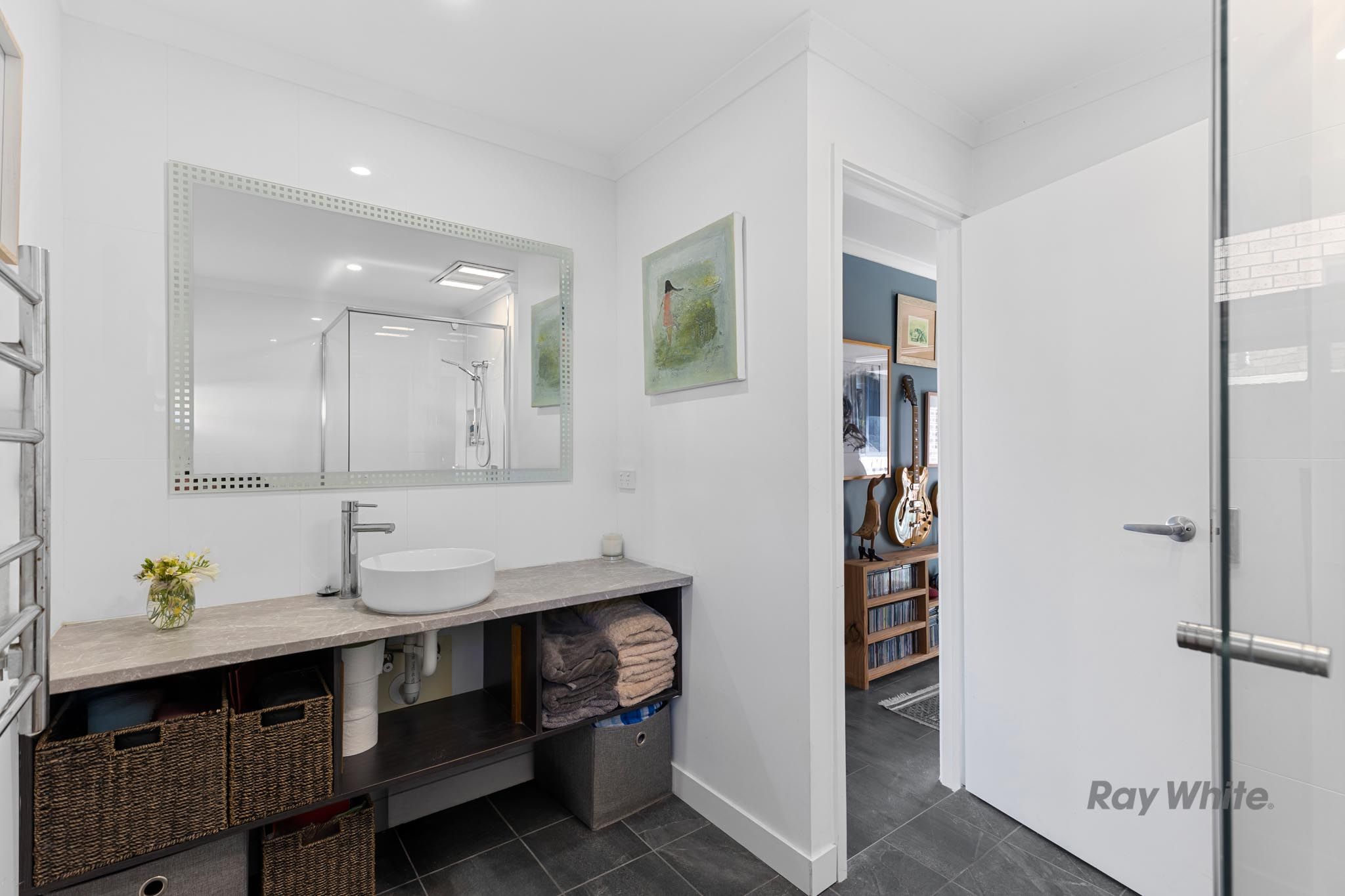 8 Wills Crescent — photo 14 of 30