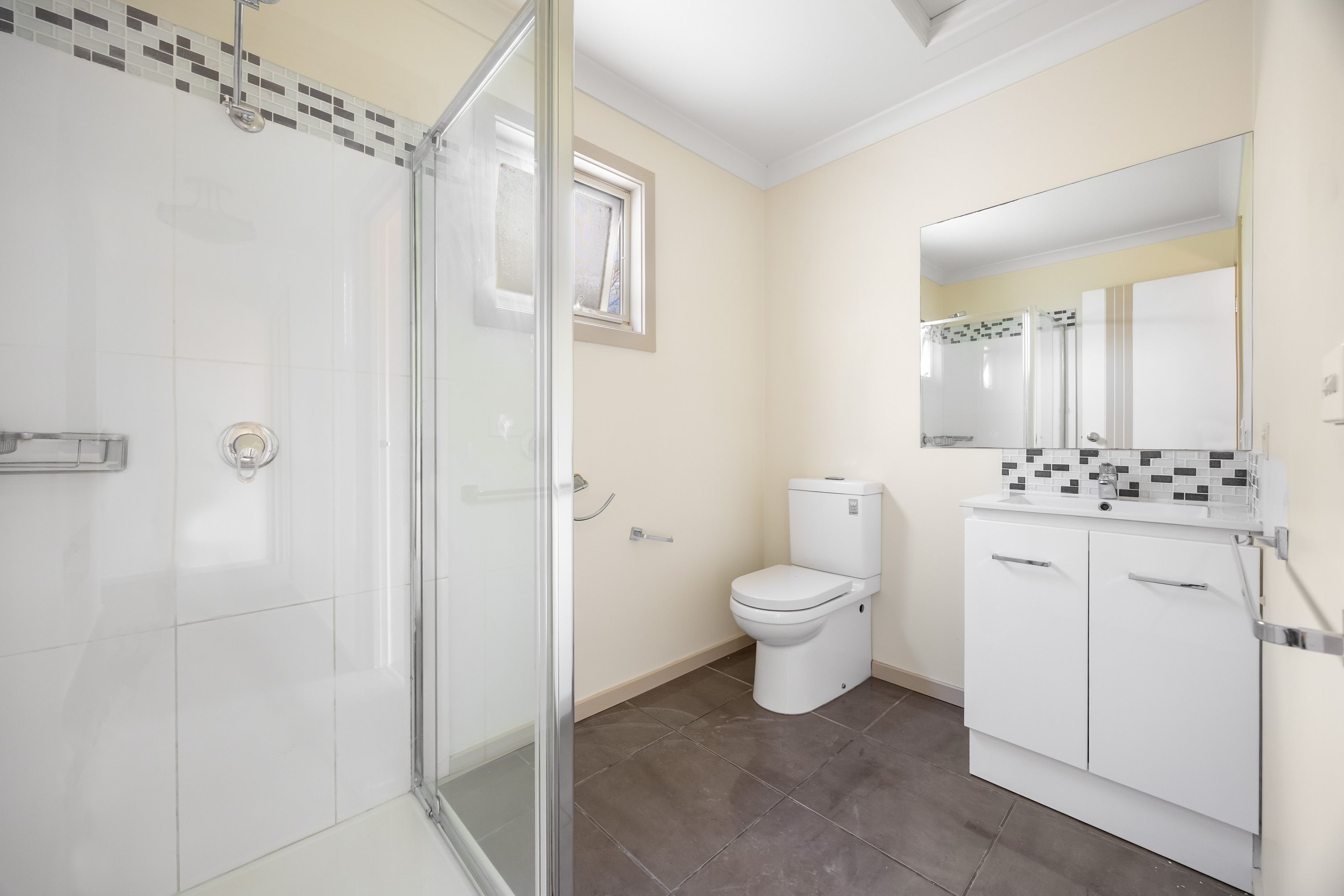 327 Richards Street — photo 10 of 12