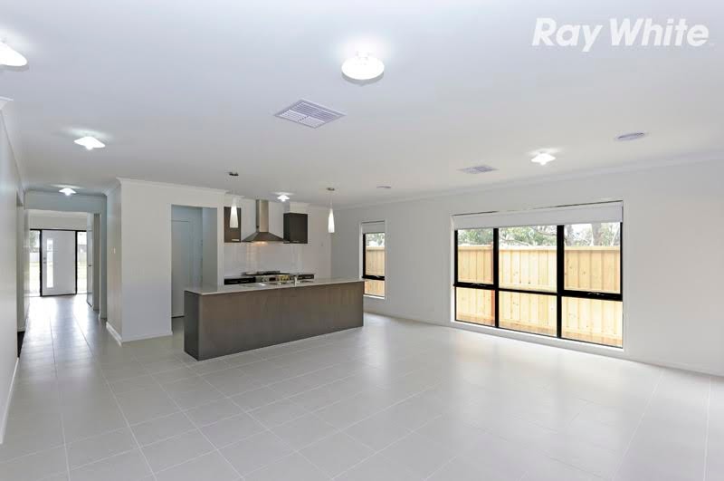 11 Ferngully Crescent, South Morang, VIC 3752