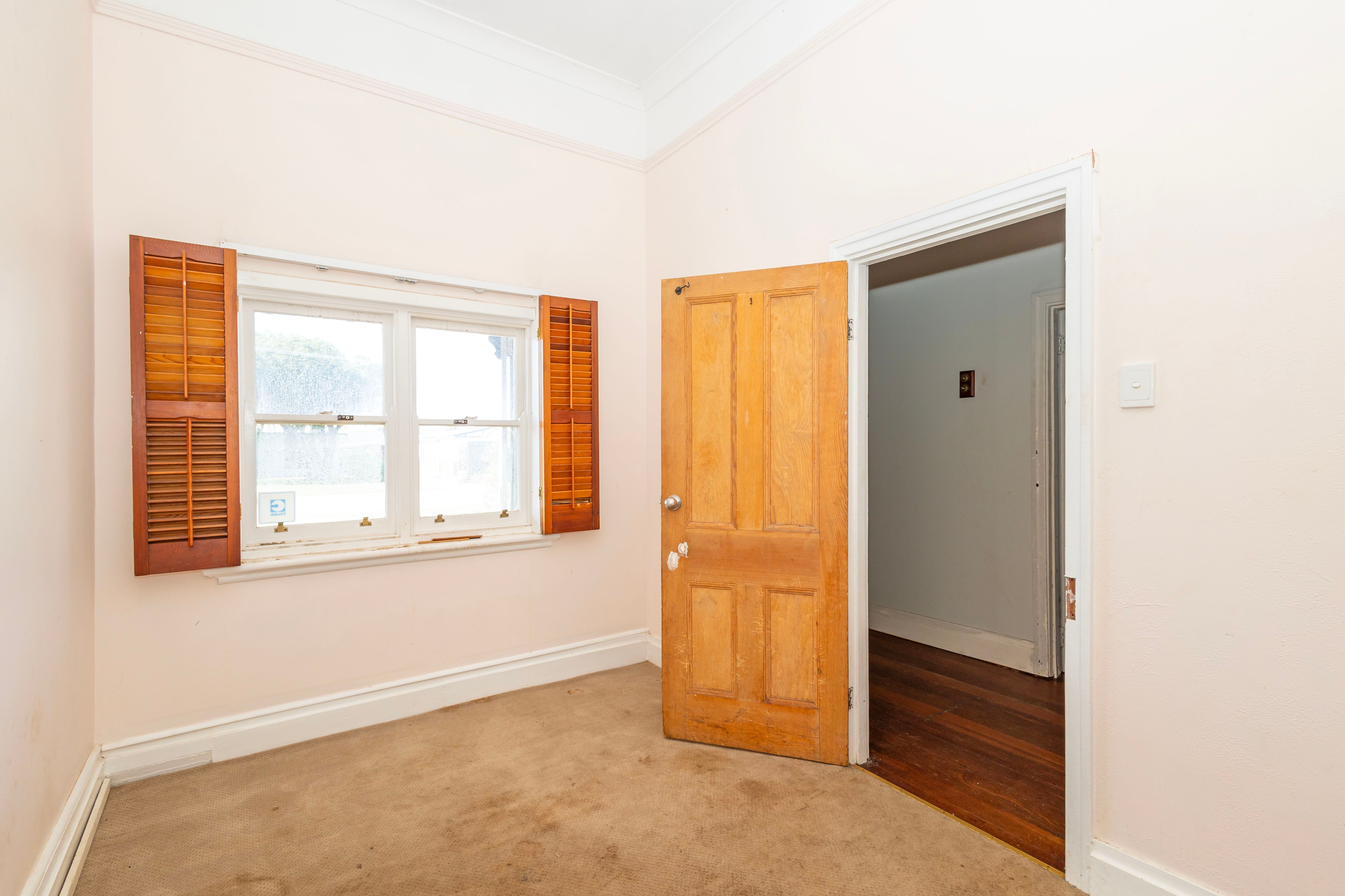 20 Elizabeth Way — photo 16 of 23