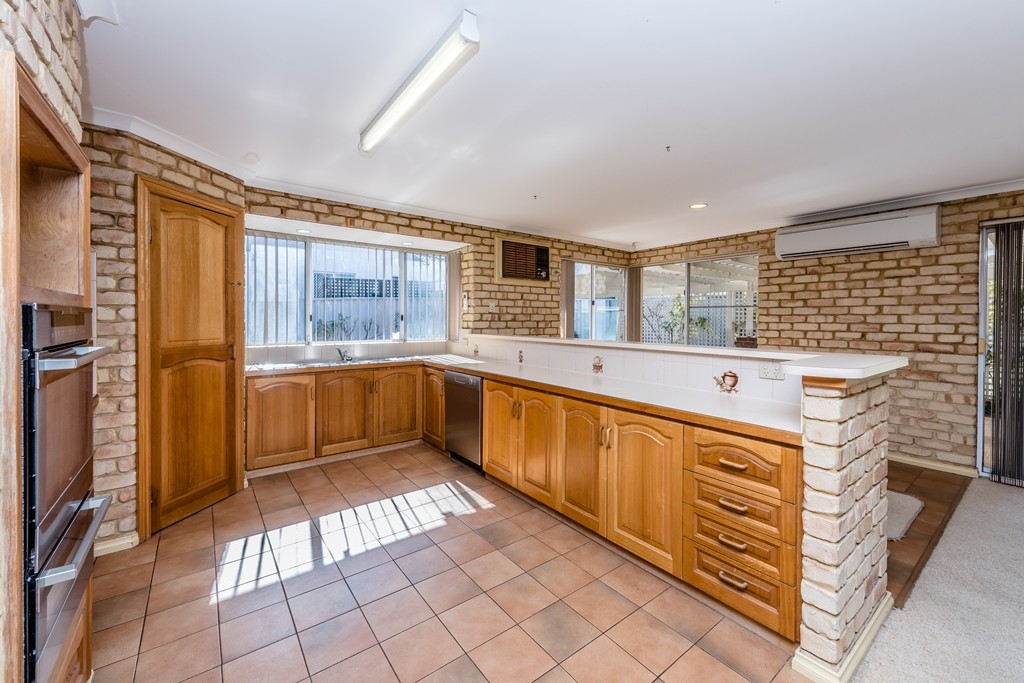 33 Seaview Boulevard, Wandina, WA 6530