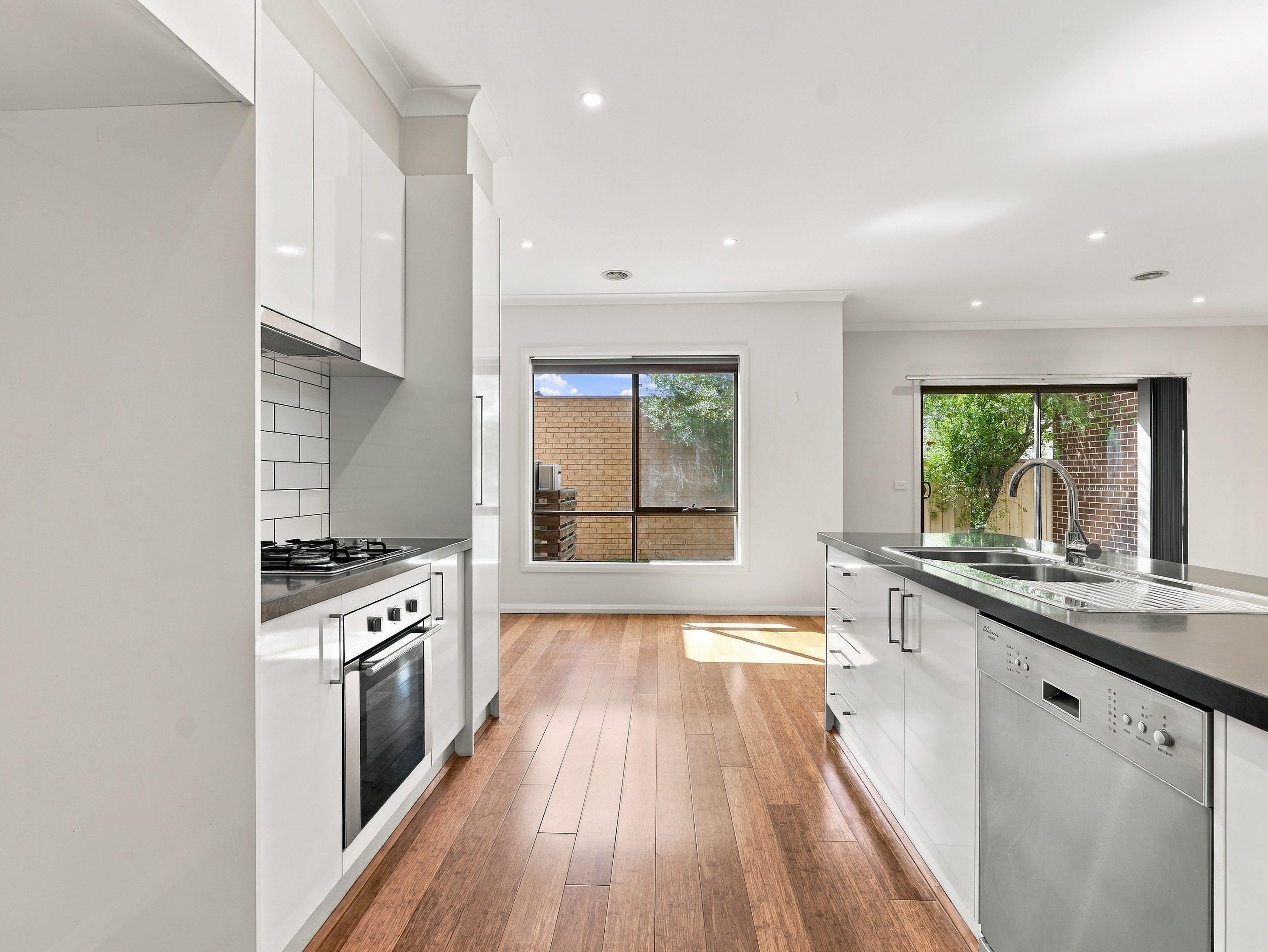 2/21 Leslie Street — photo 7 of 22
