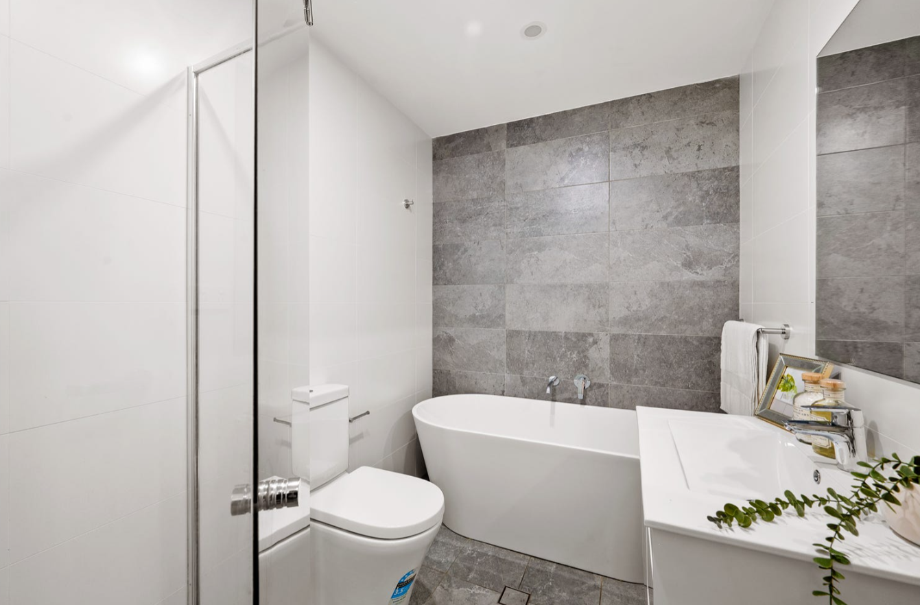 408/33 Simon Street — photo 10 of 12