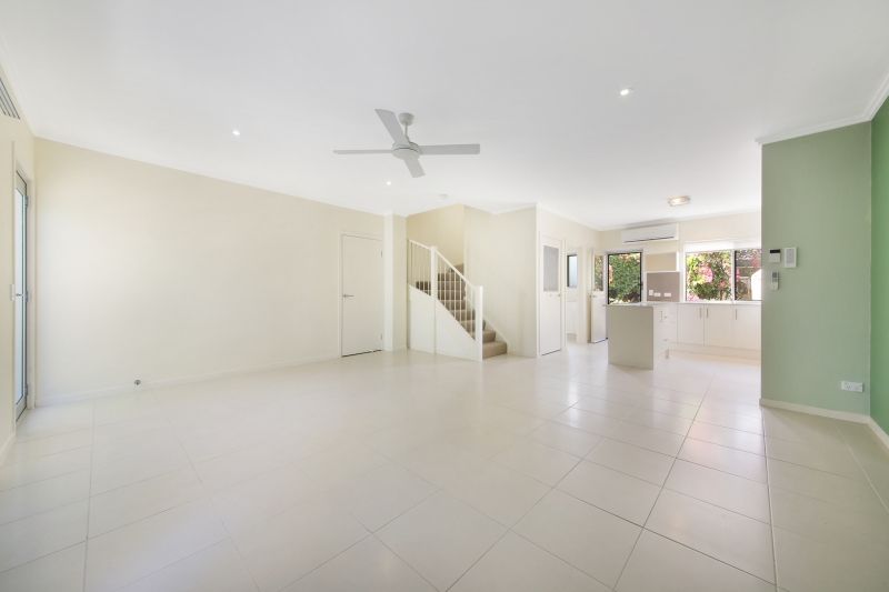 1/3 Parneno Street, Chevron Island, QLD 4217
