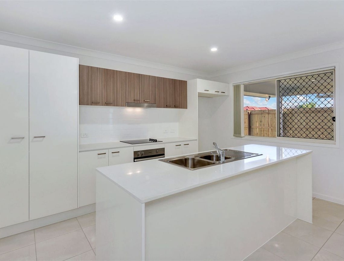 8 Doriemus Street, Kallangur, QLD 4503