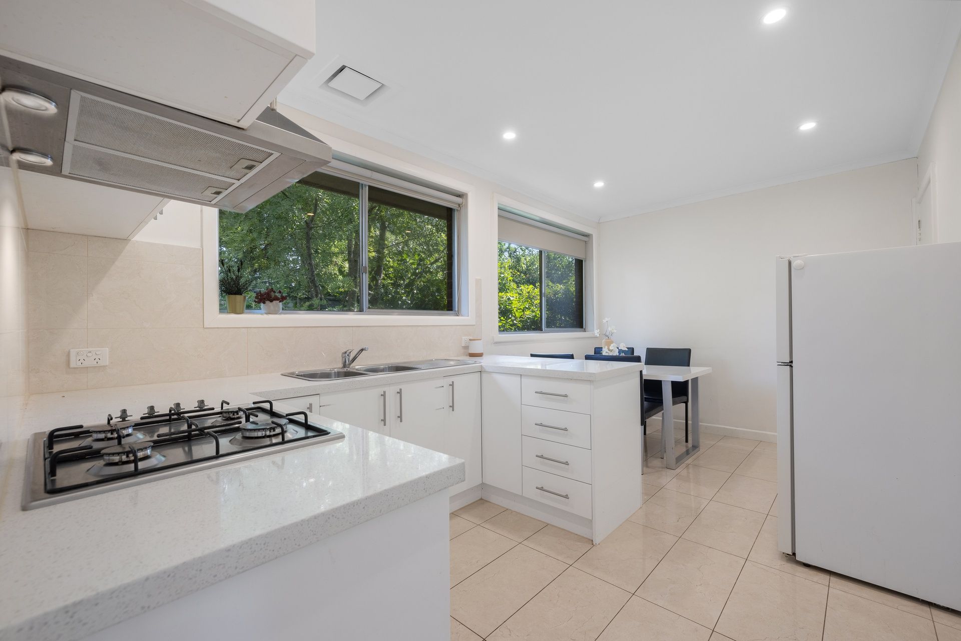 2/596 High Street Road, Glen Waverley, VIC 3150