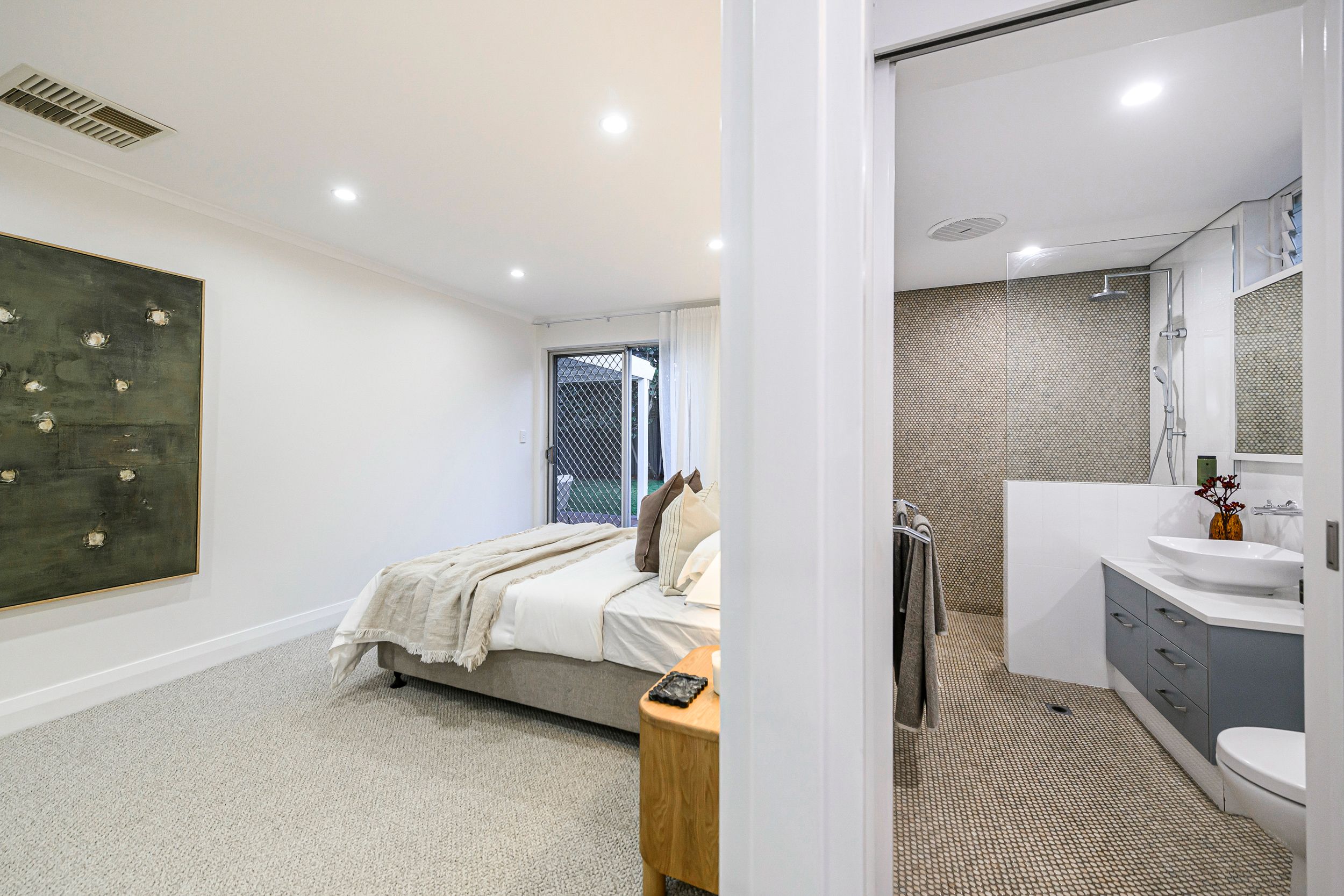 8 Saunders Street — photo 14 of 30