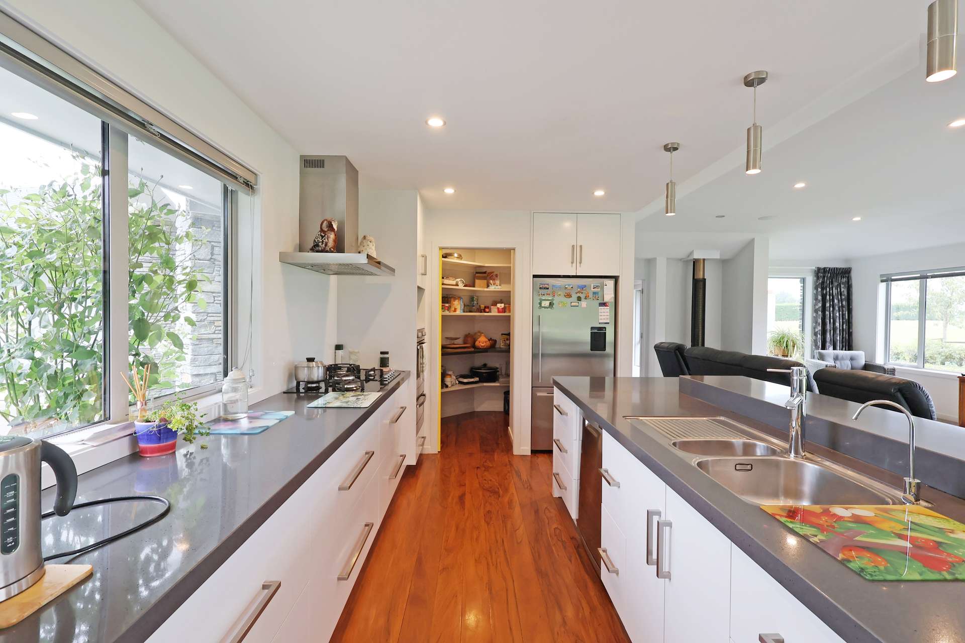 135 Millwood Glen photo 3