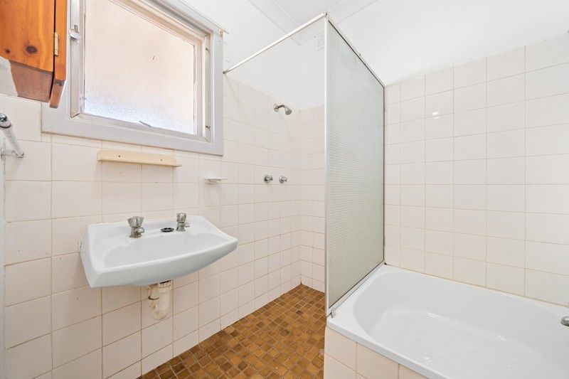 39 Mainwaring Crescent — photo 10 of 14