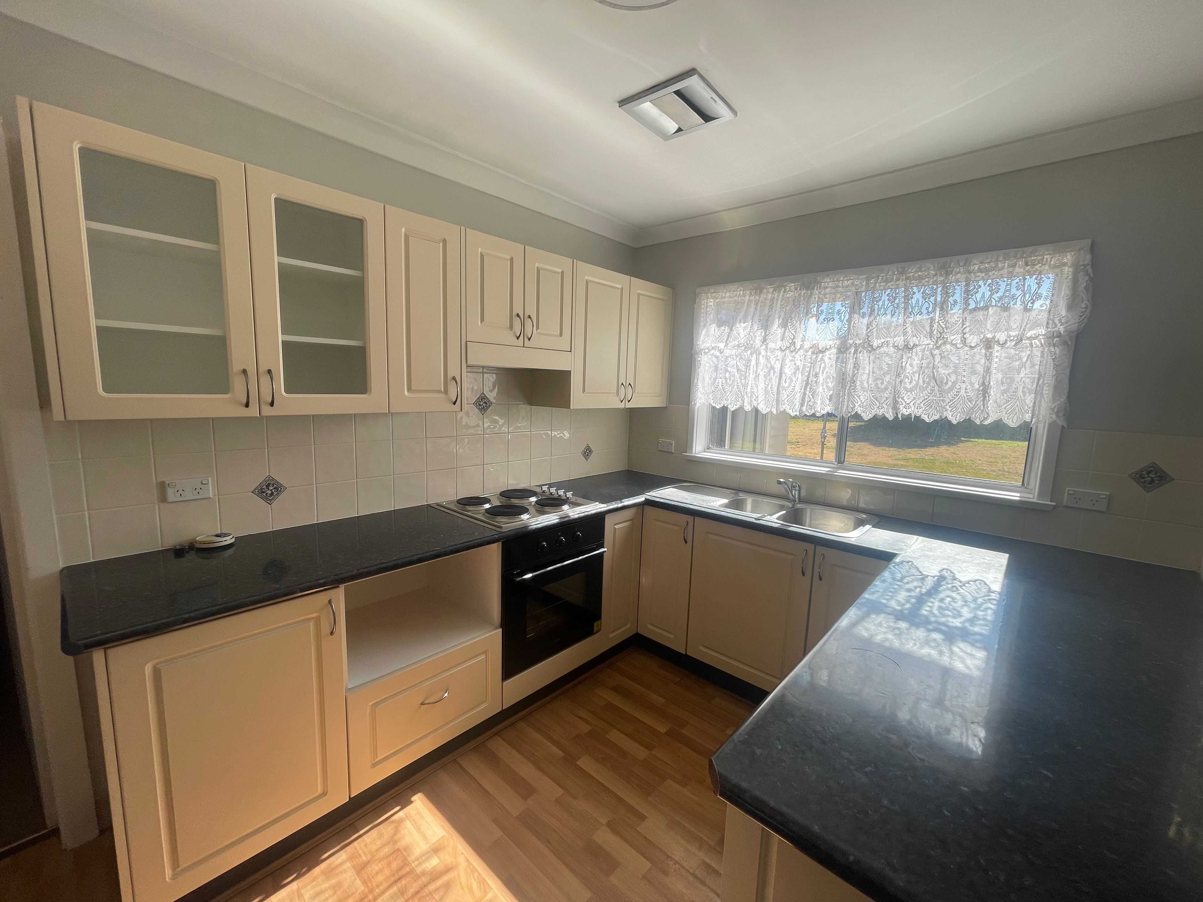 37 Opal Street — photo 7 of 13