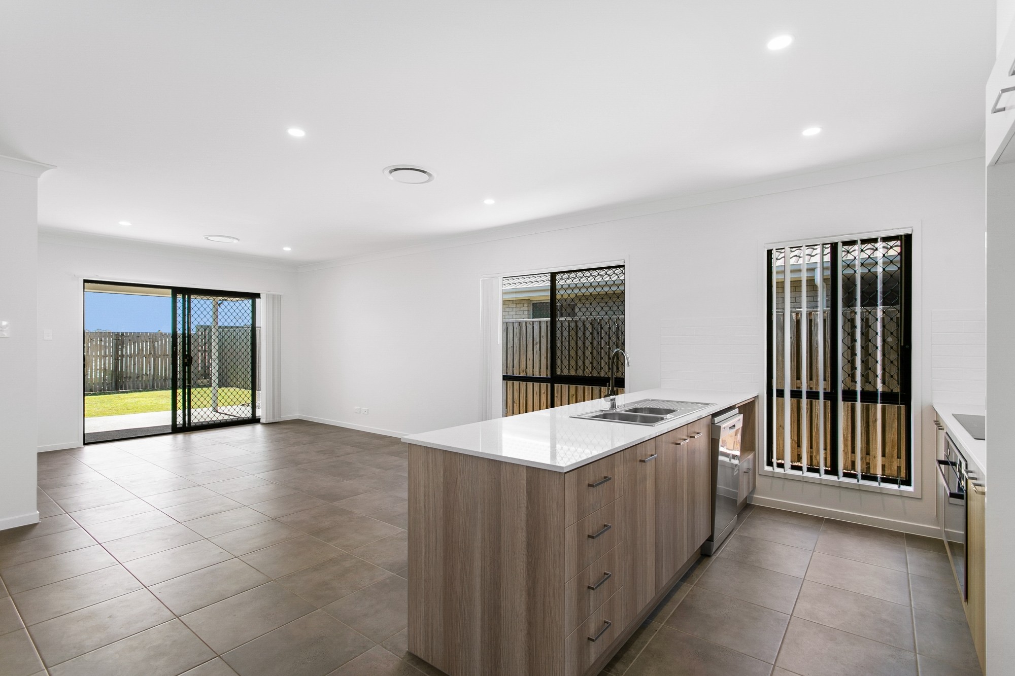 38 Lakeview Road, Morayfield, QLD 4506