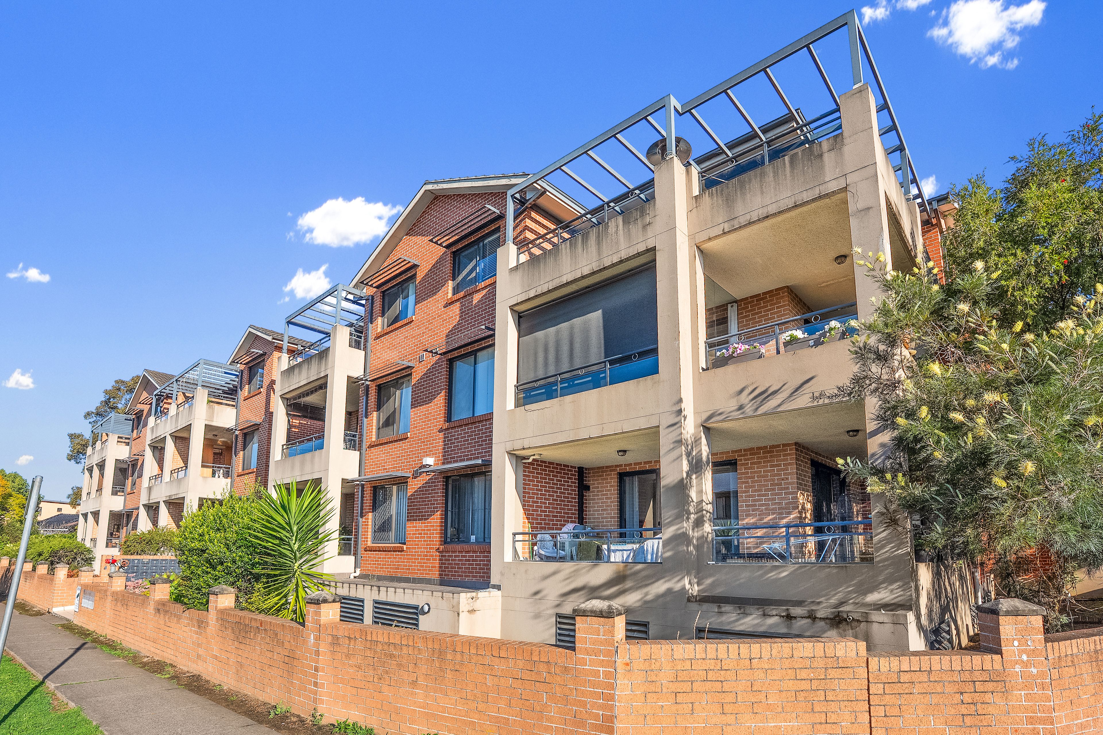Unit 11/10-12 Wingello Street — photo from Ray White Fairfield