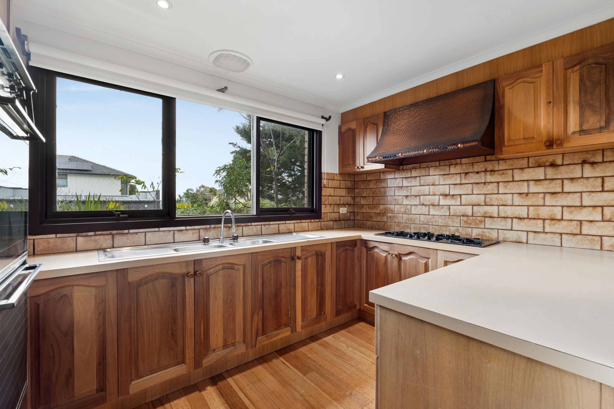 35 Willow Drive — photo 3 of 14