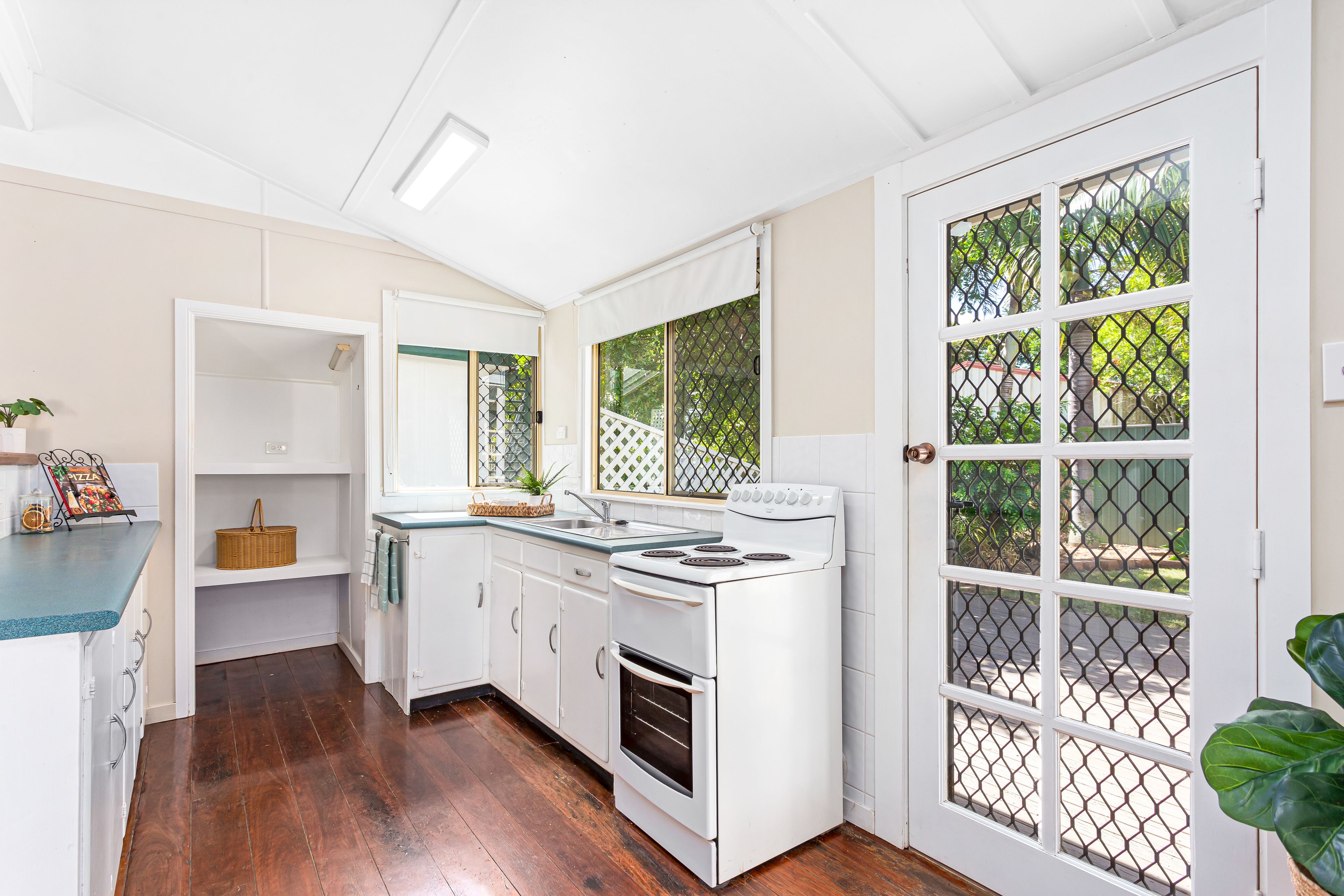 7 Matthew Flinders Drive, Cooee Bay, QLD 4703