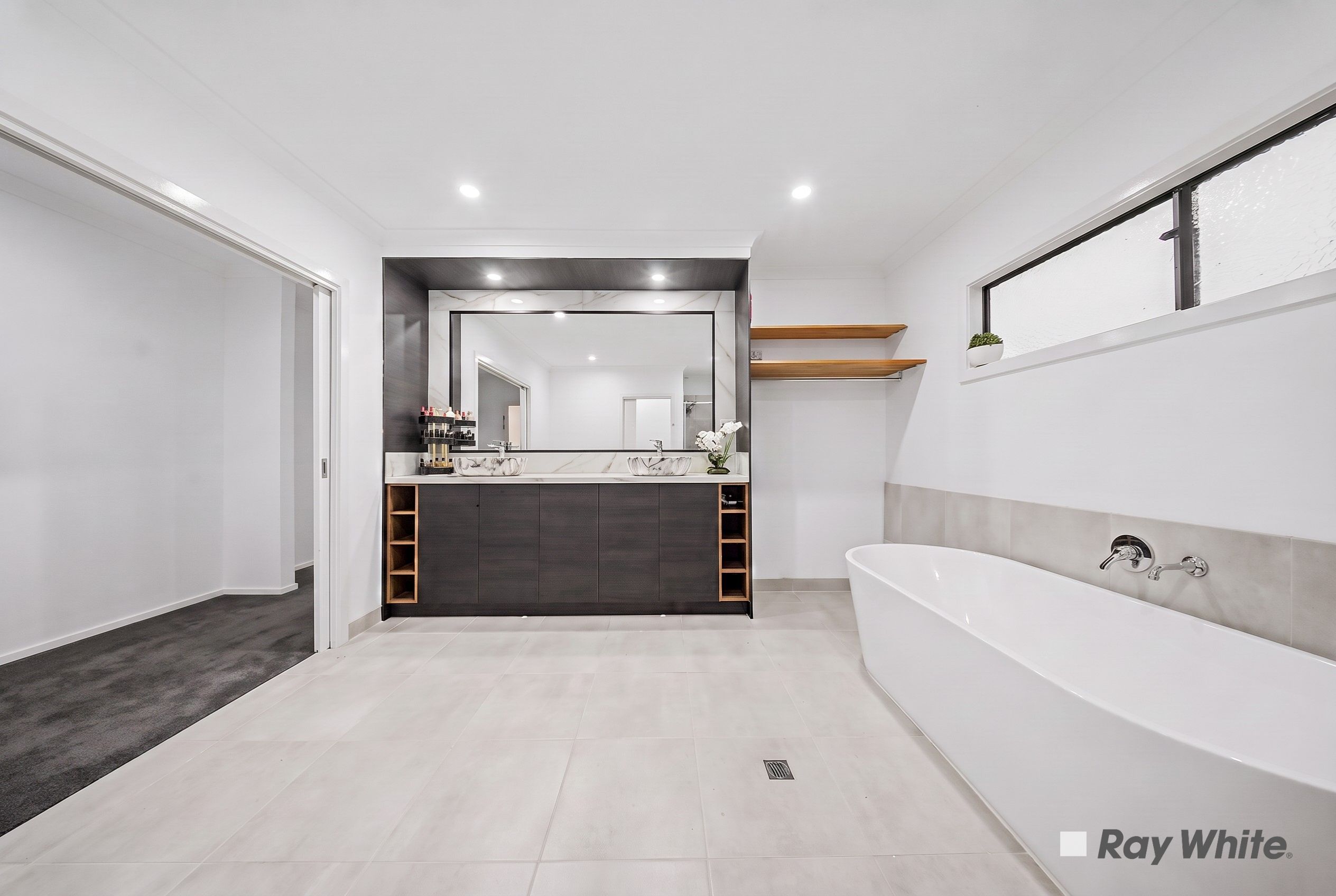 8 Hammersmith Way — photo 19 of 30
