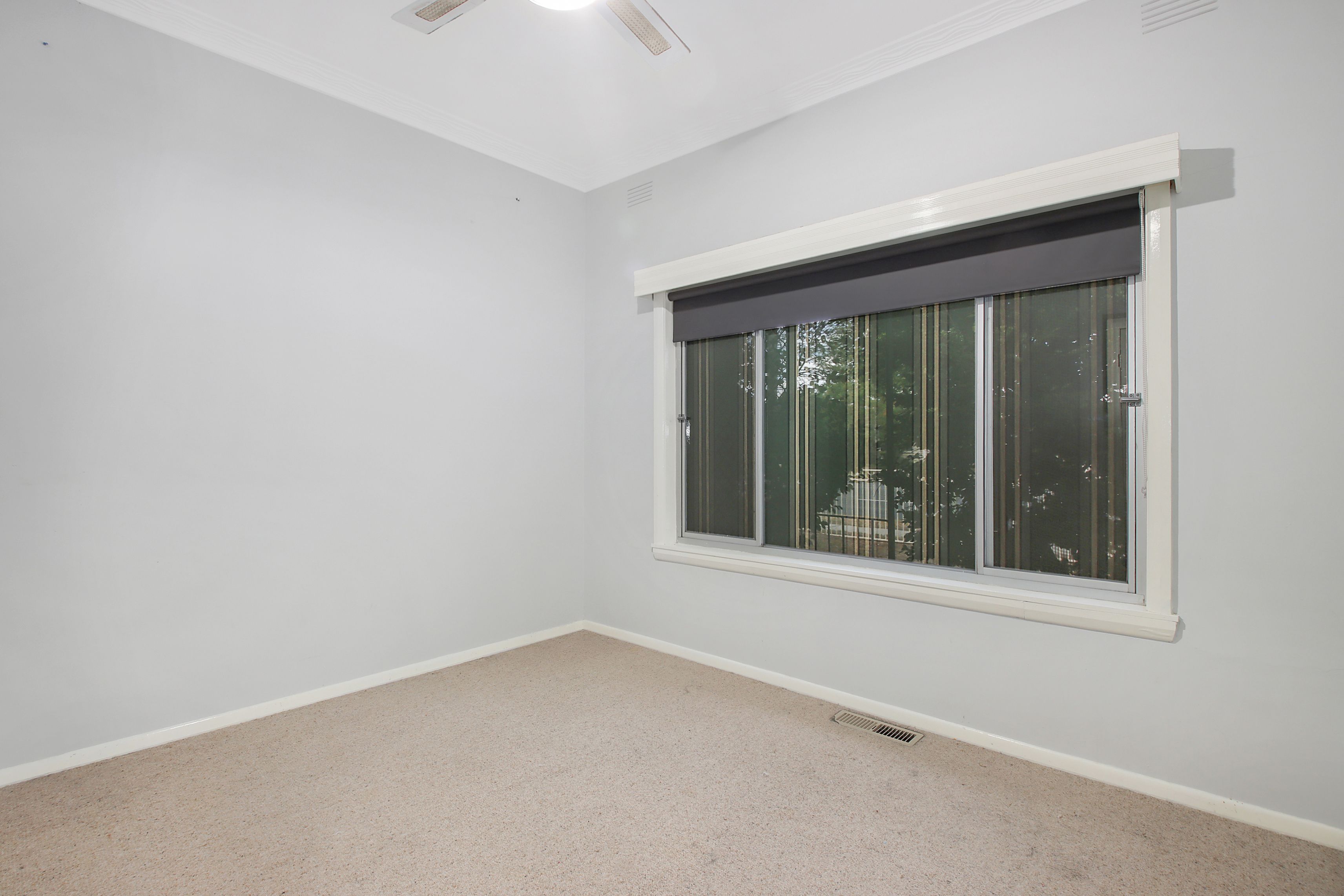 951 Waugh Road — photo 4 of 9
