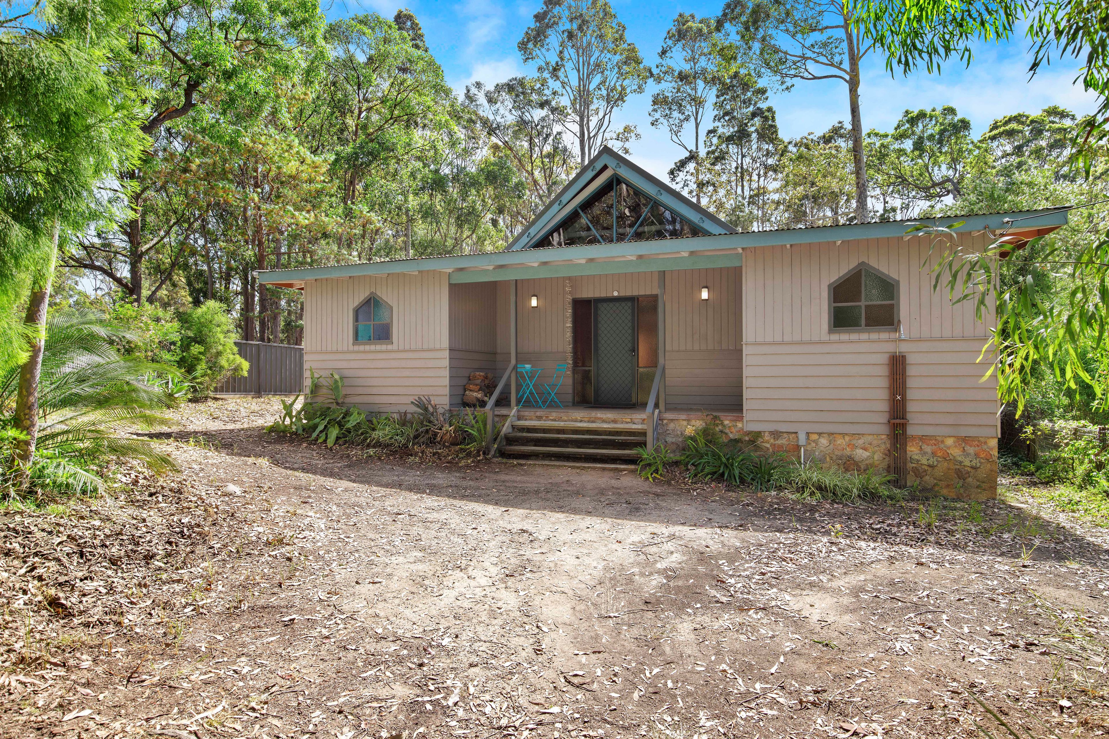 1 Connells Close, Mossy Point NSW 2537