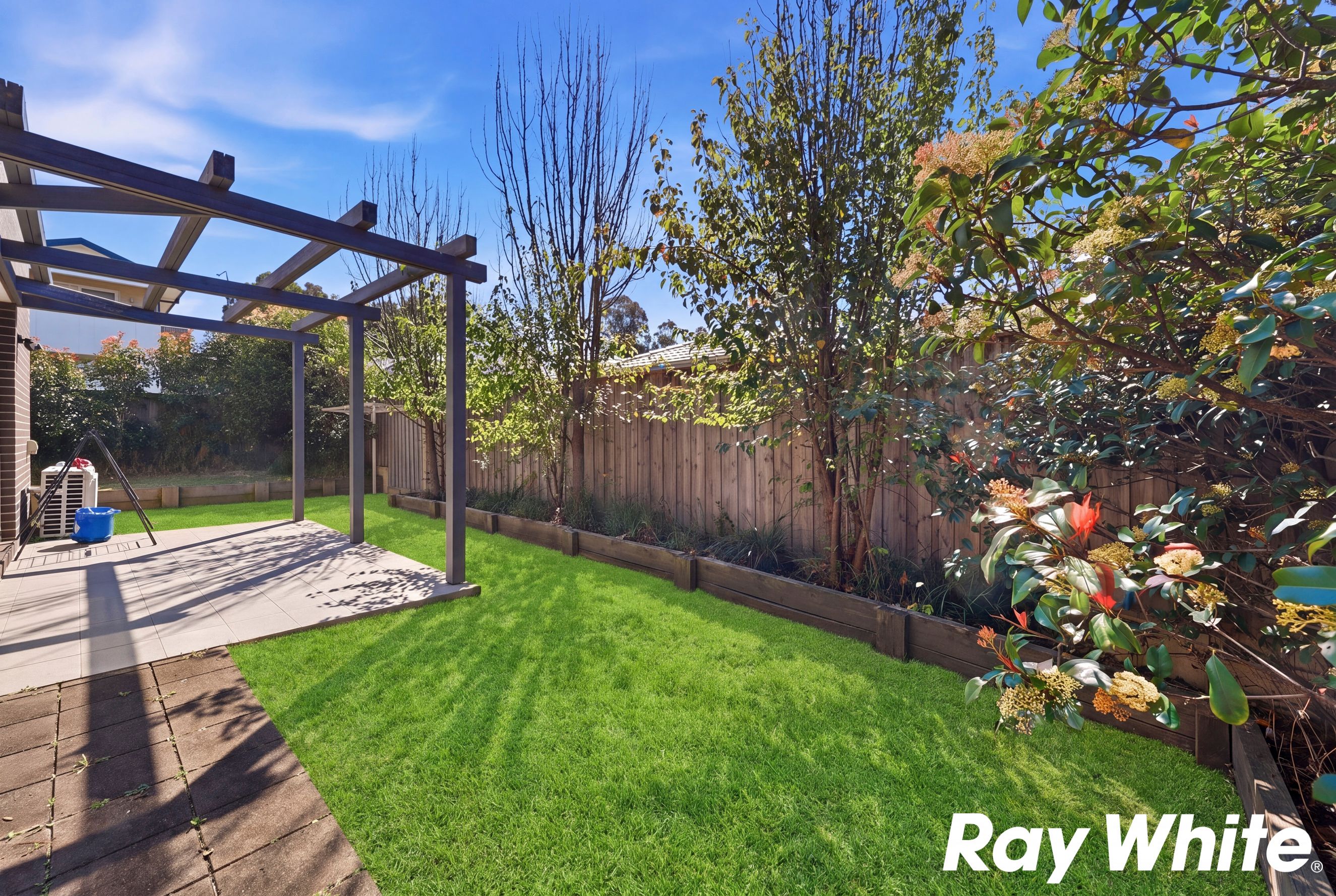 40 Indigo Crescent — photo 19 of 20