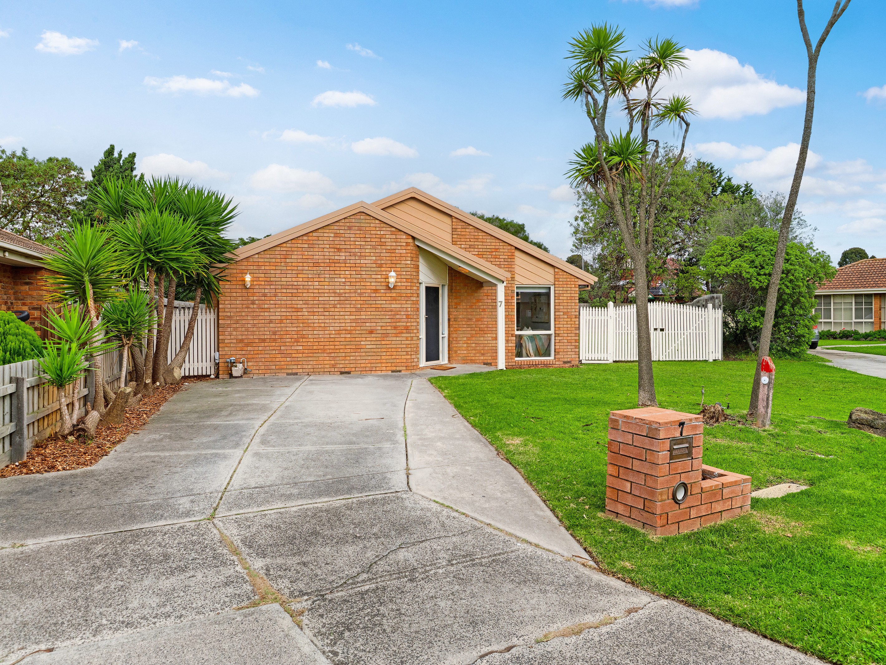 7 Filbert Court, Cranbourne North, VIC 3977
