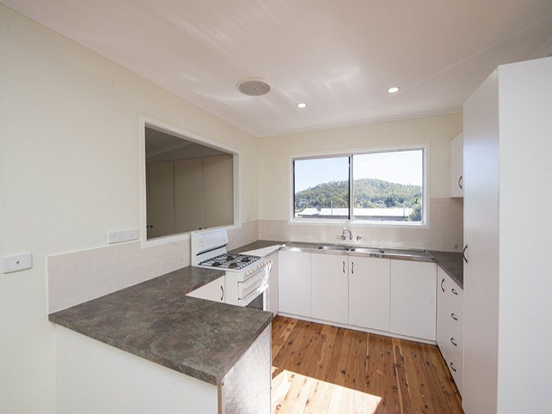 15 Illawarra Drive, Kin Kora, QLD 4680