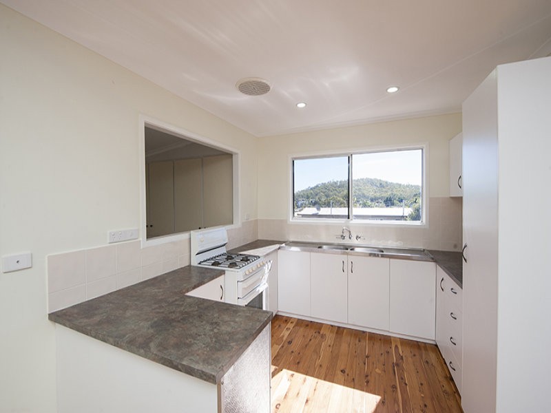 15 Illawarra Drive, Kin Kora, QLD 4680
