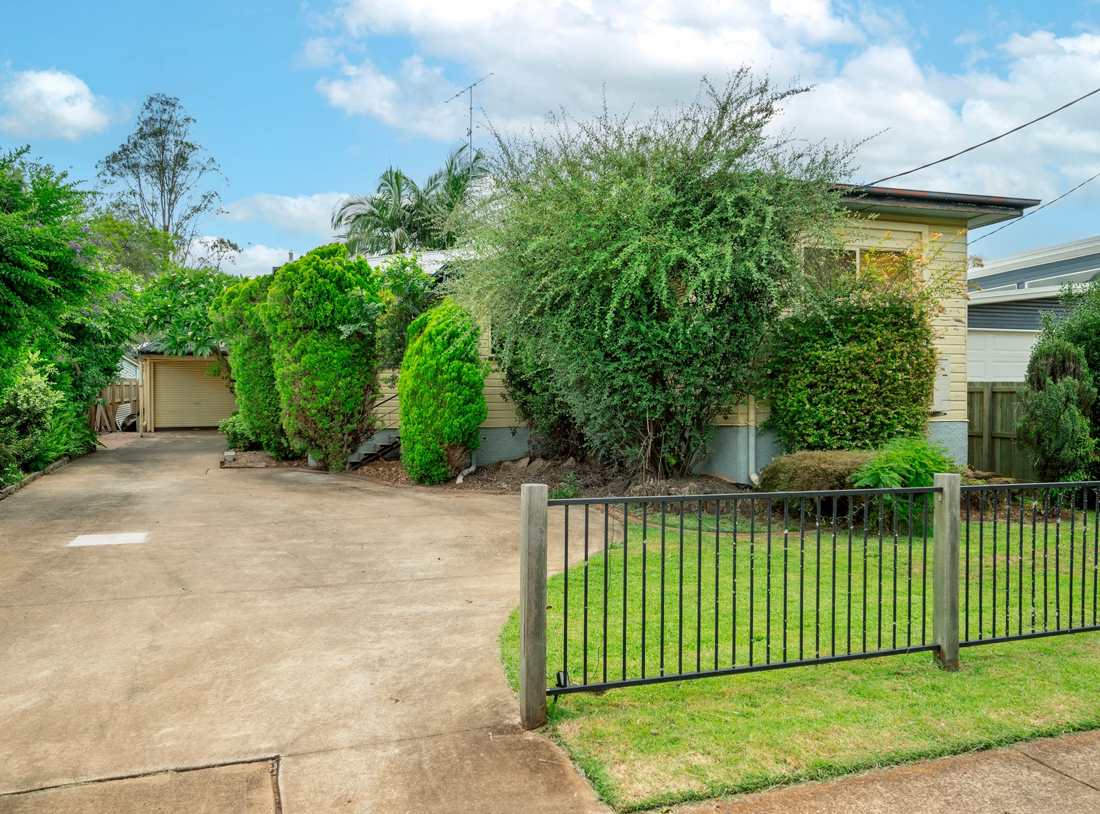 42 Llewellyn Street, Centenary Heights, QLD 4350