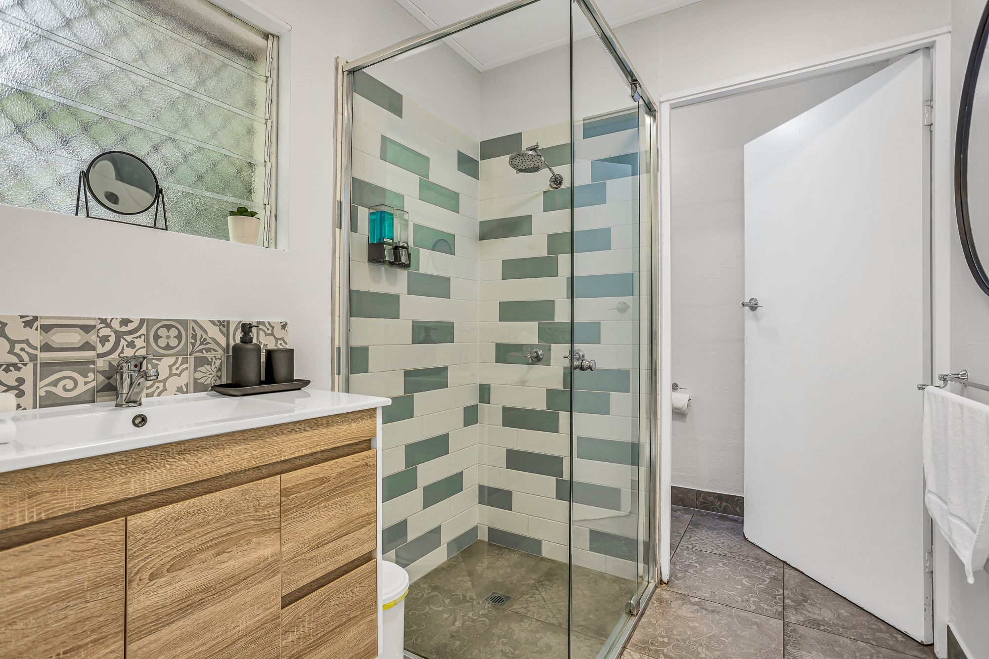 3/9-11 Amphora Street — photo 6 of 8