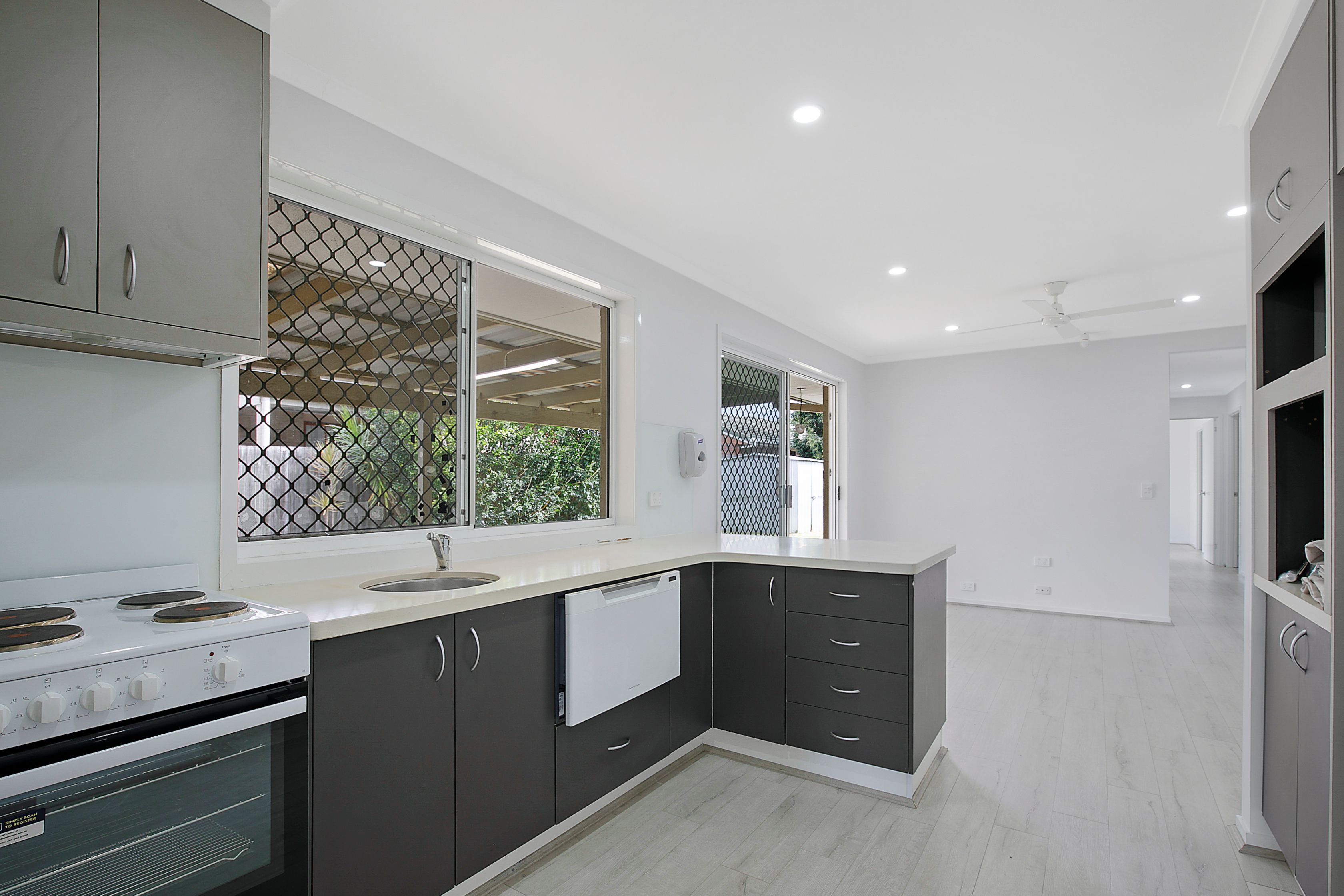1 Desert Willow Way, Fitzgibbon, QLD 4018