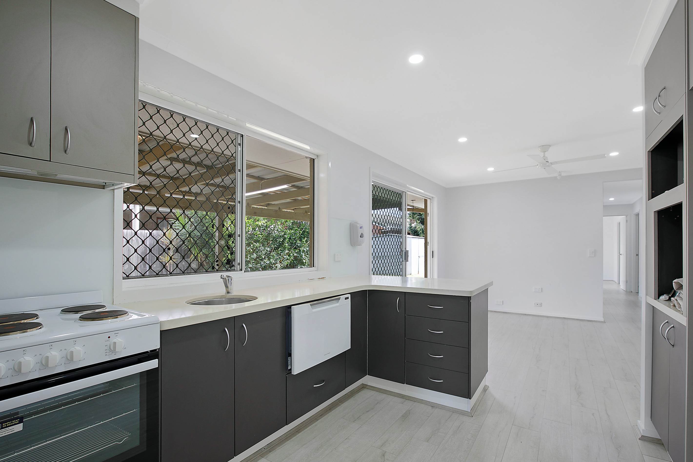 1 Desert Willow Way, Fitzgibbon, QLD 4018