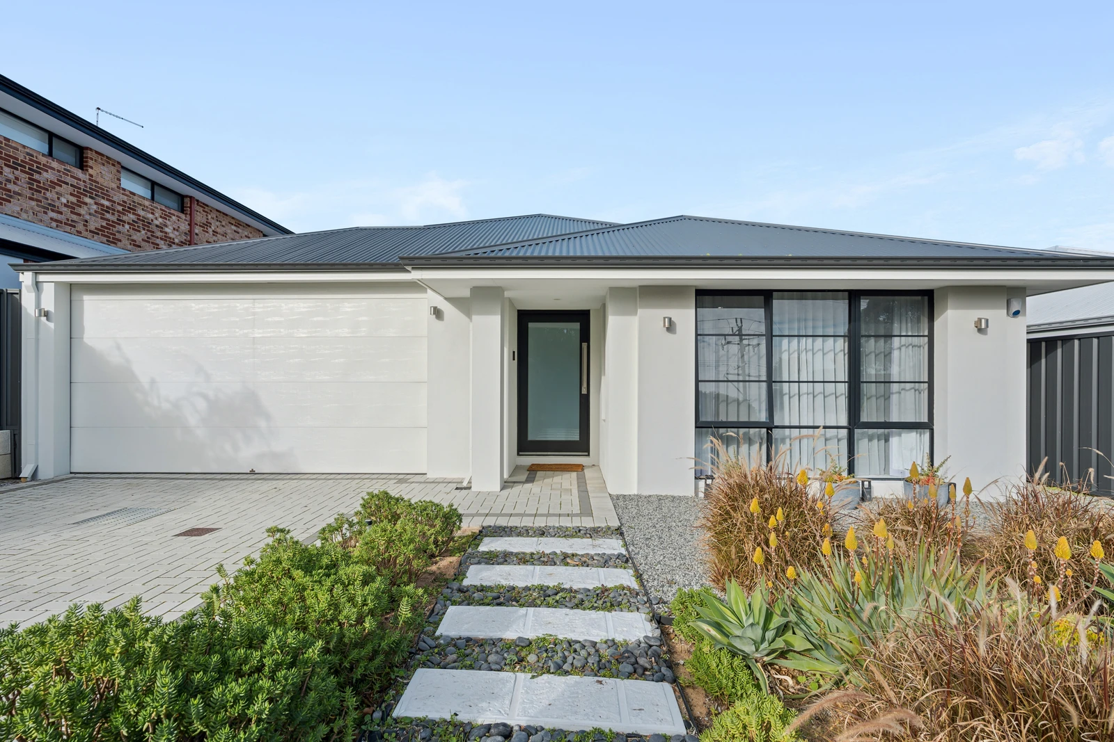 216 Bridgewater Drive, Kallaroo, WA 6025