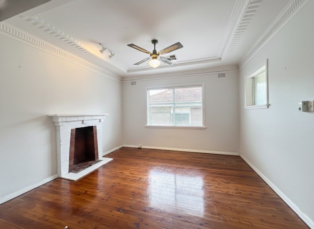 52 VIVIENNE Street, Kingsgrove, NSW 2208