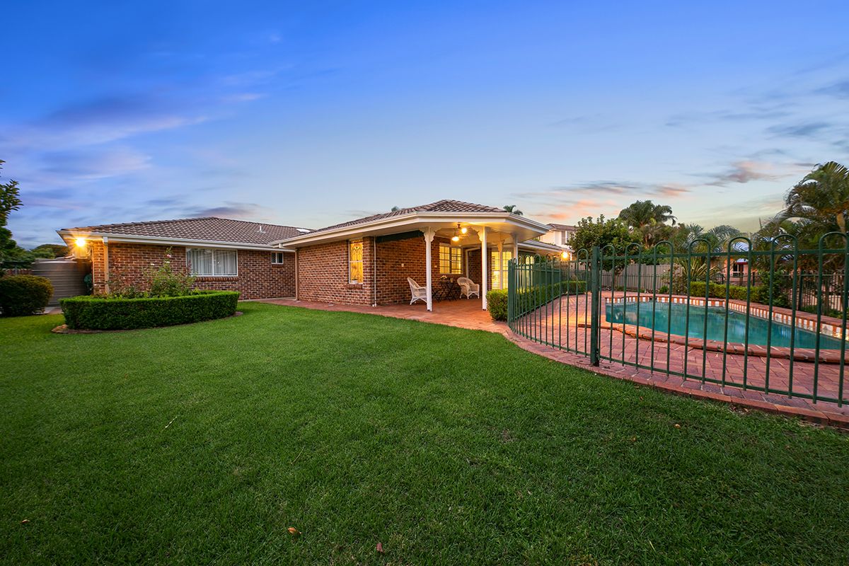 15 Bowles Street, Mount Ommaney QLD 4074