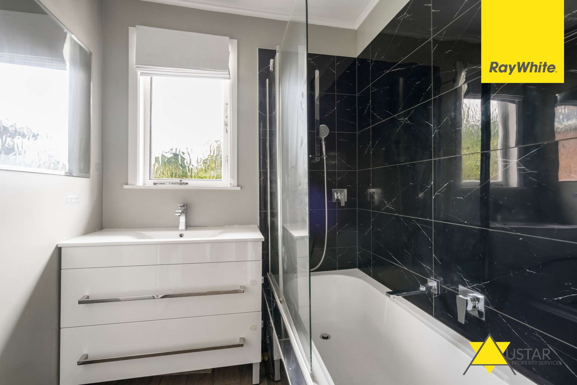 14 Pitcairn Place photo 9