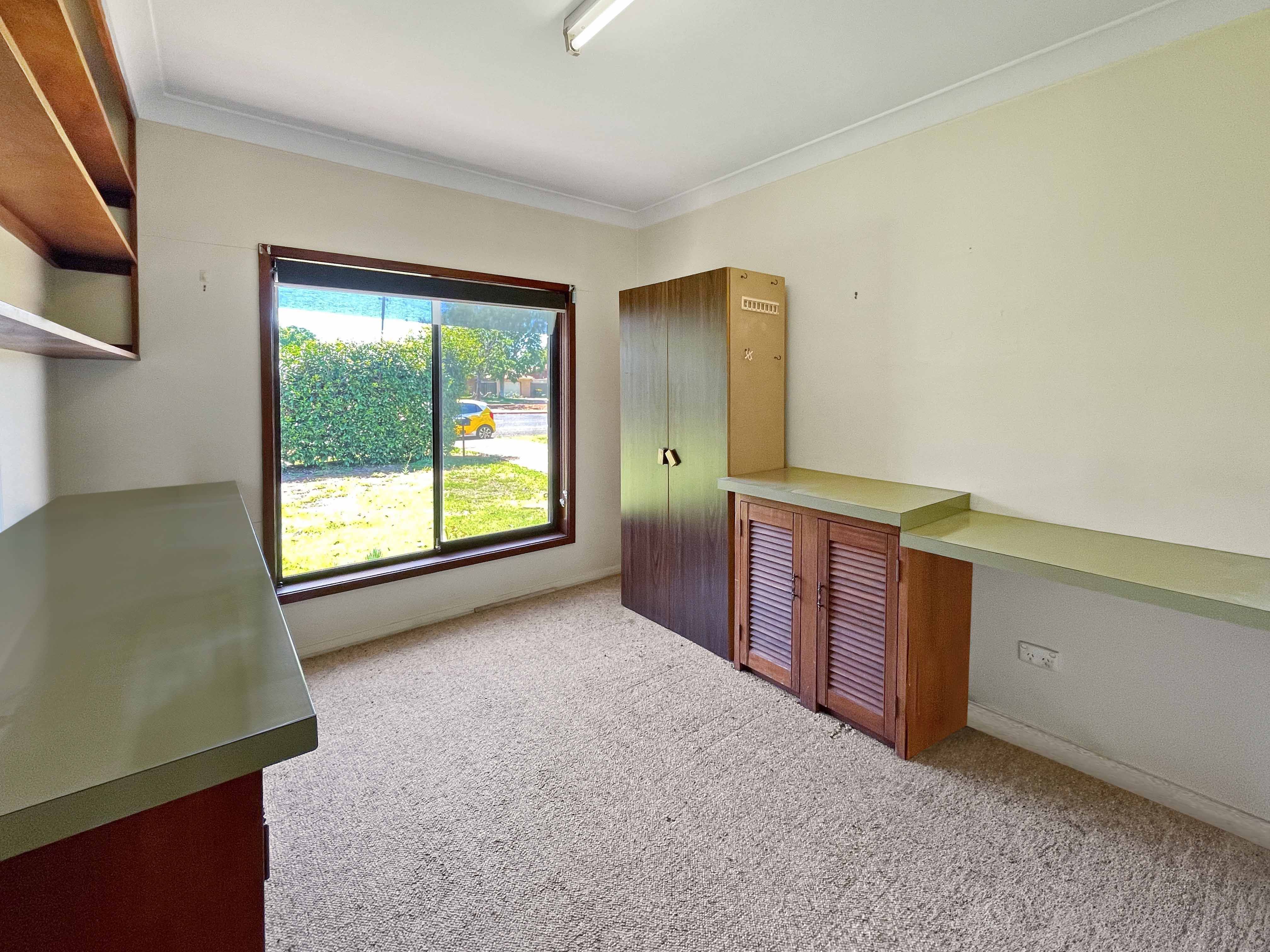 415 Wheelers Lane — photo 6 of 11